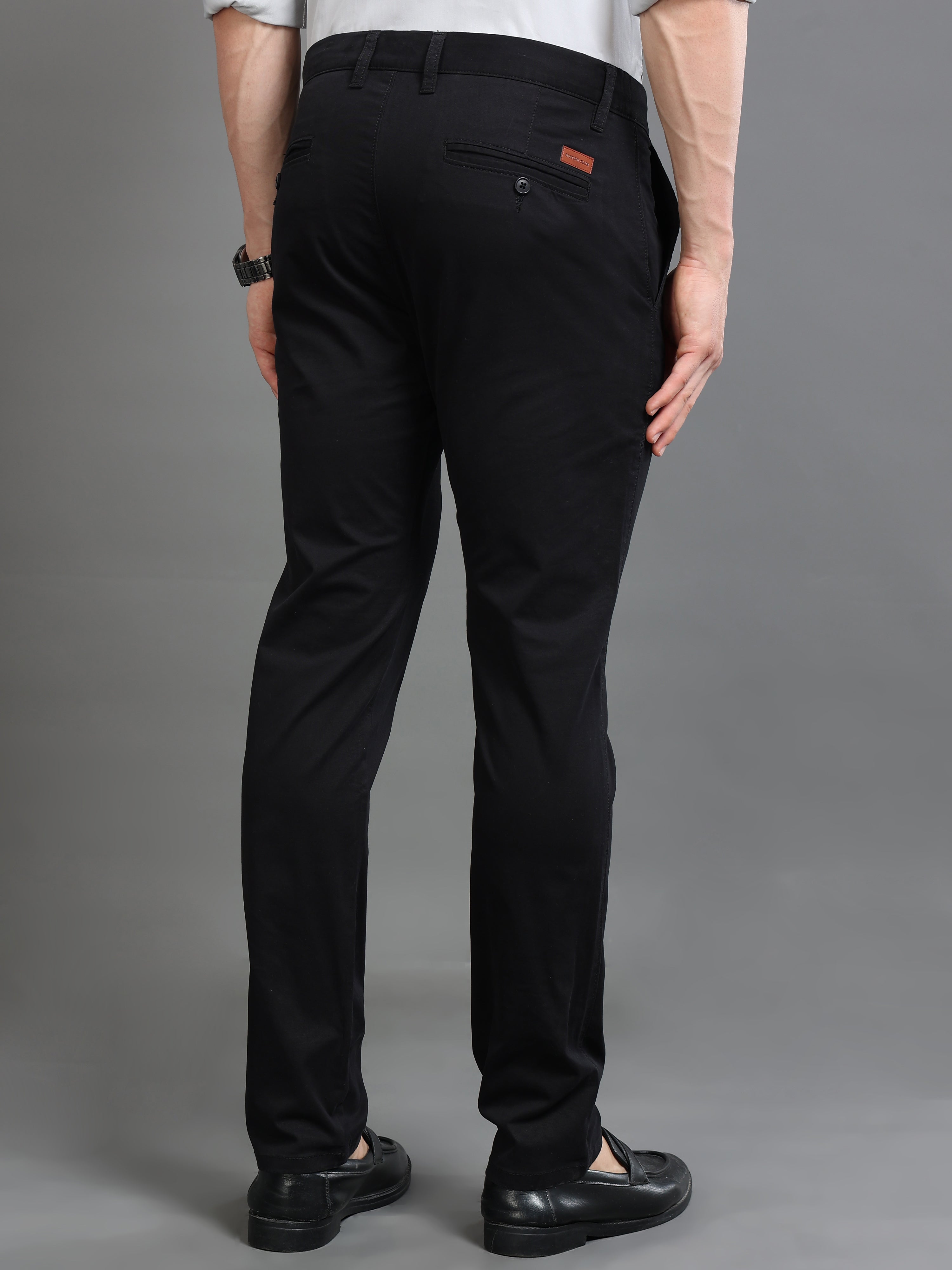 Men Smart Slim Fit Low-Rise Chinos Trousers