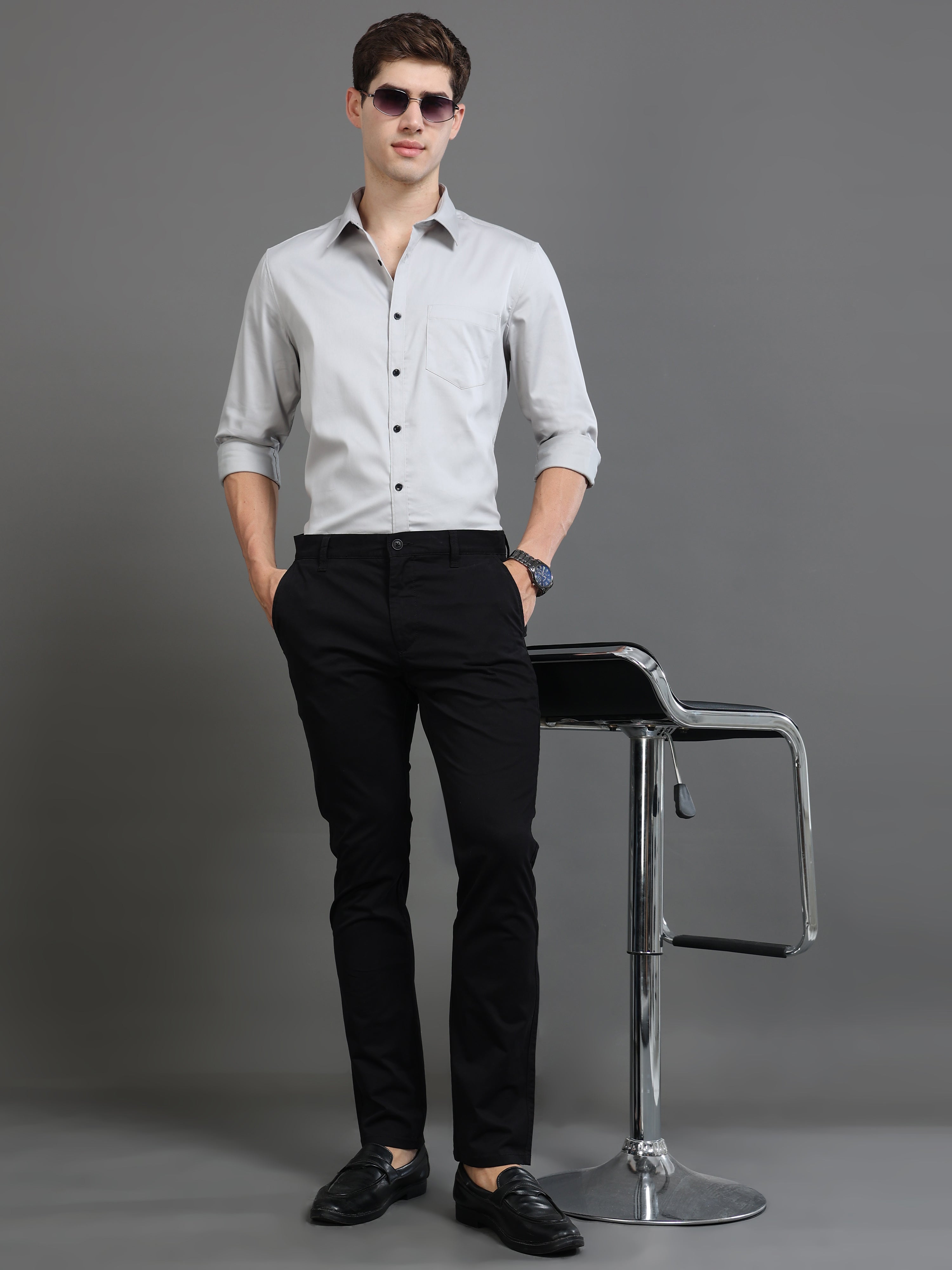 Men Smart Slim Fit Low-Rise Chinos Trousers