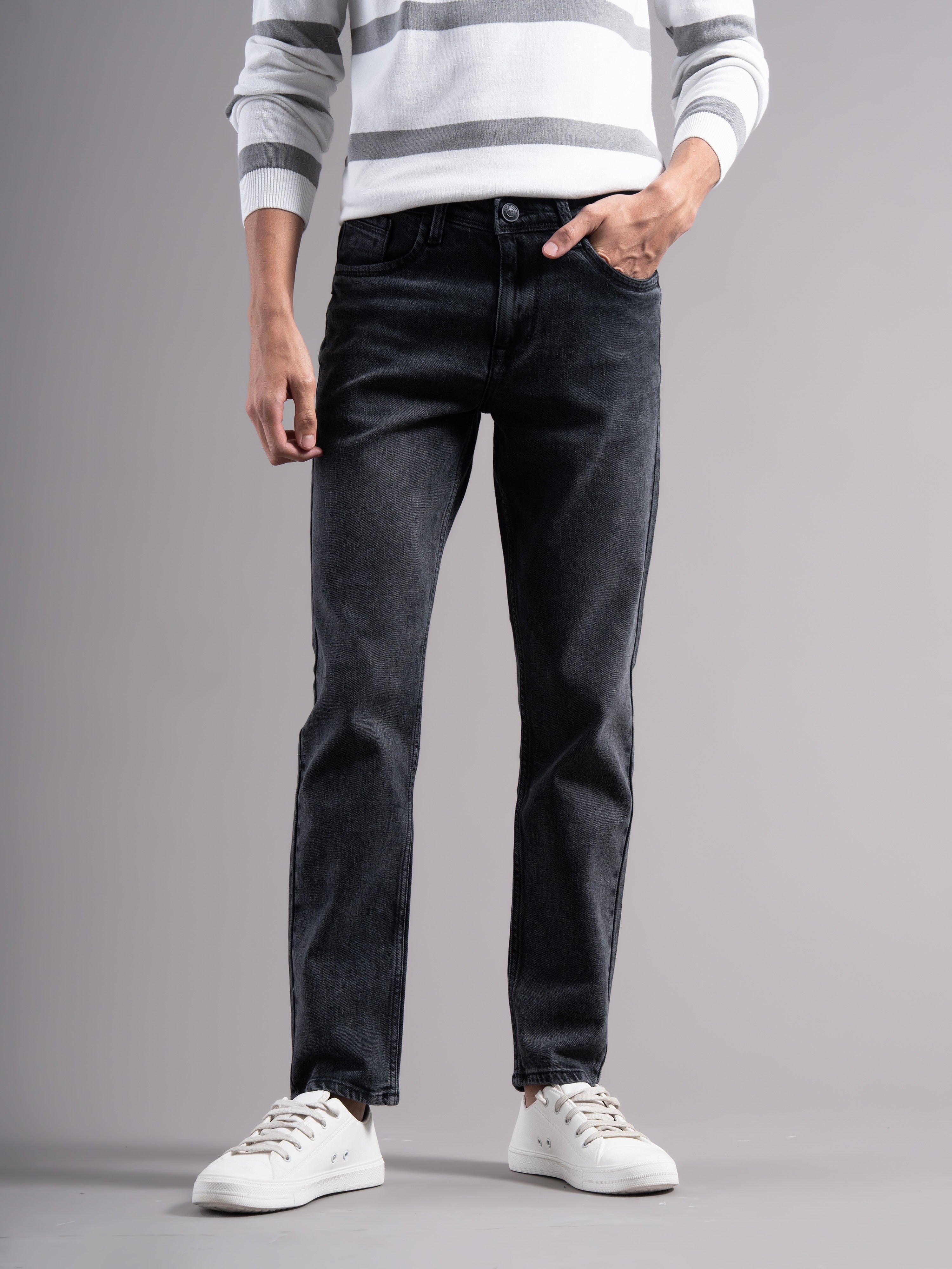 Men Smart Slim Fit Mid-Rise Light Fade Jeans