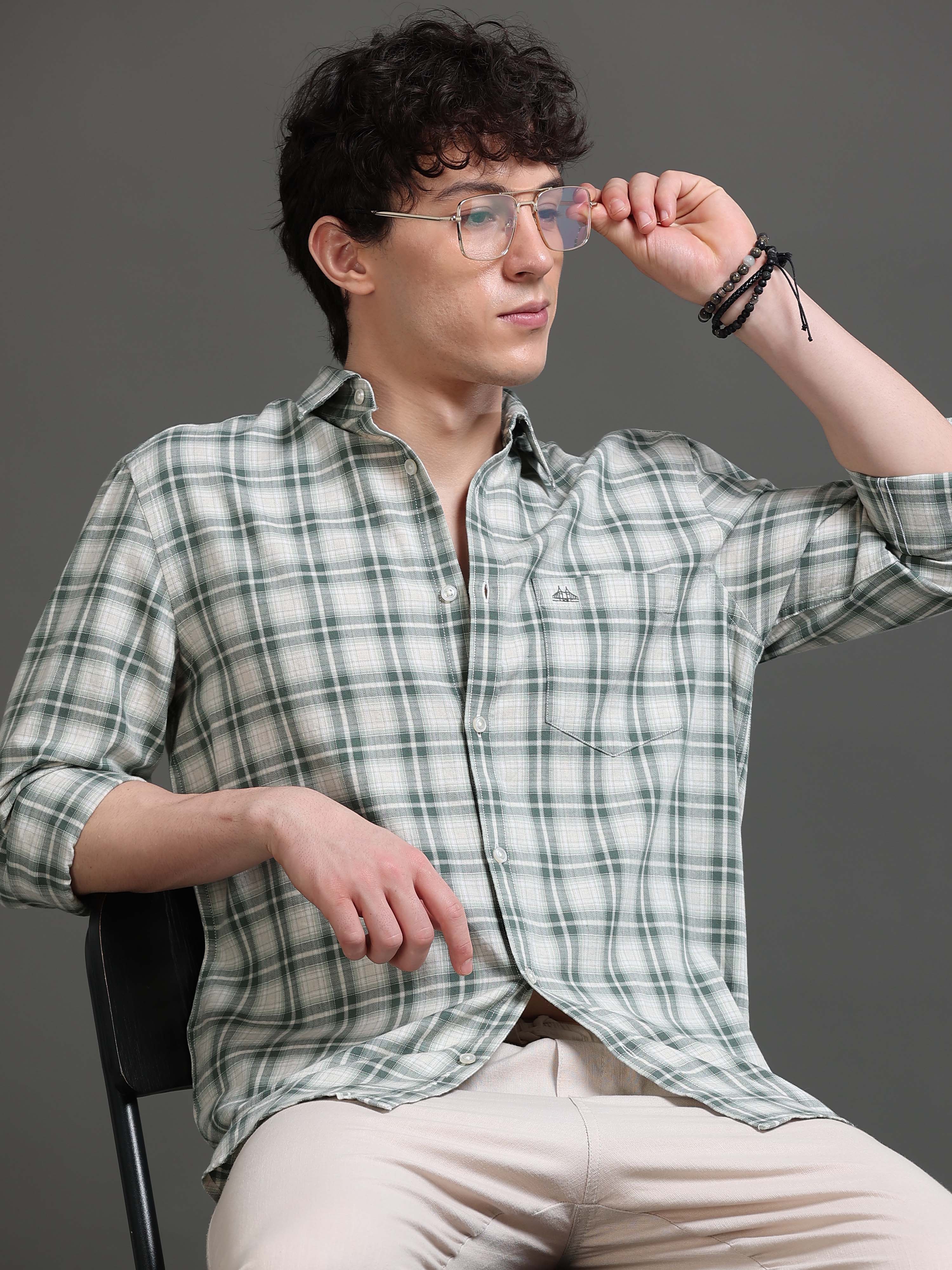 Men Smart Slim Fit Checked Casual Shirt