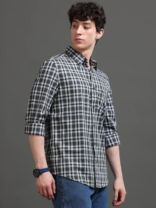 Men Smart Slim Fit Checked Casual Shirt