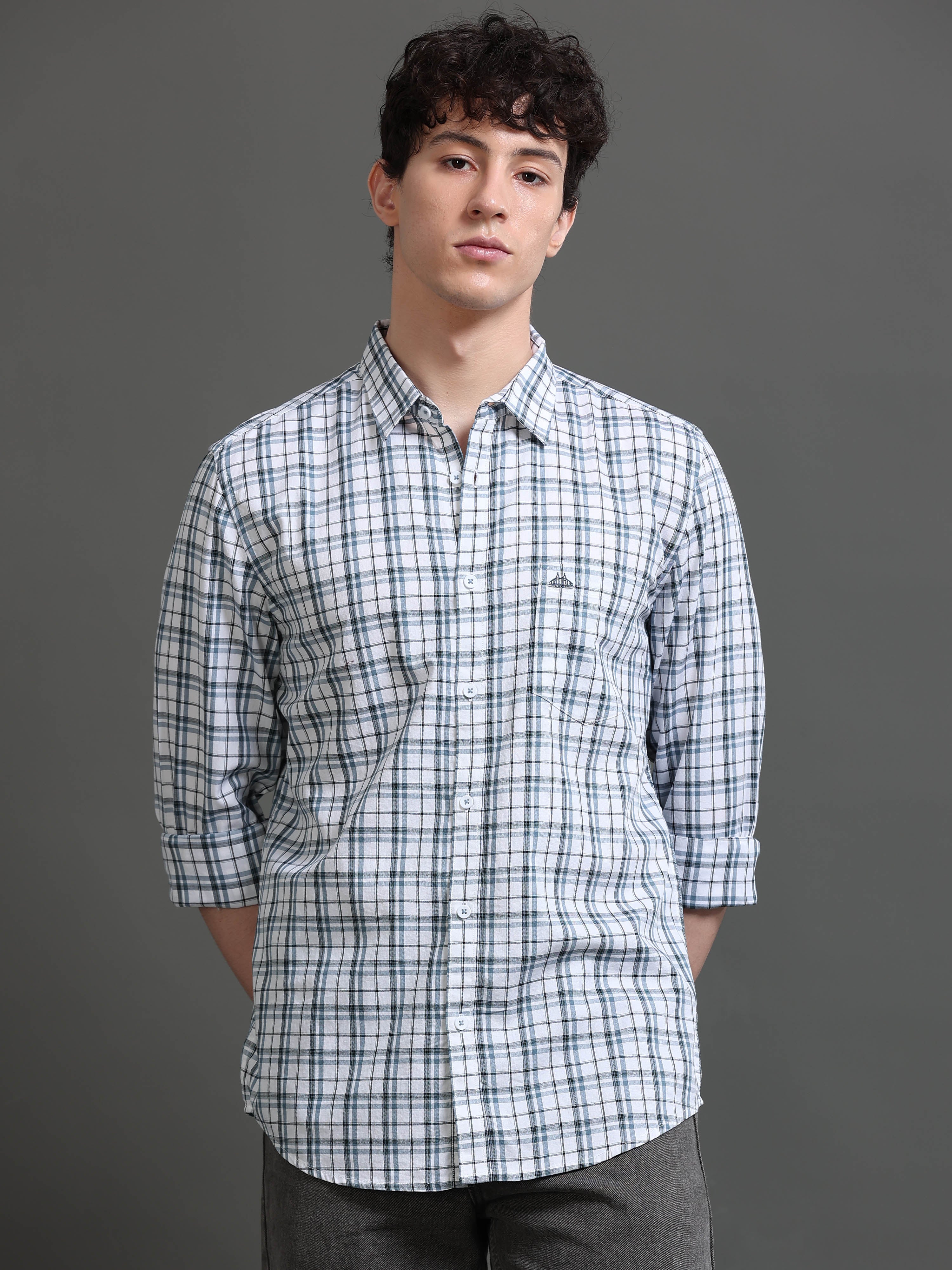 Men Smart Slim Fit Checked Casual Shirt
