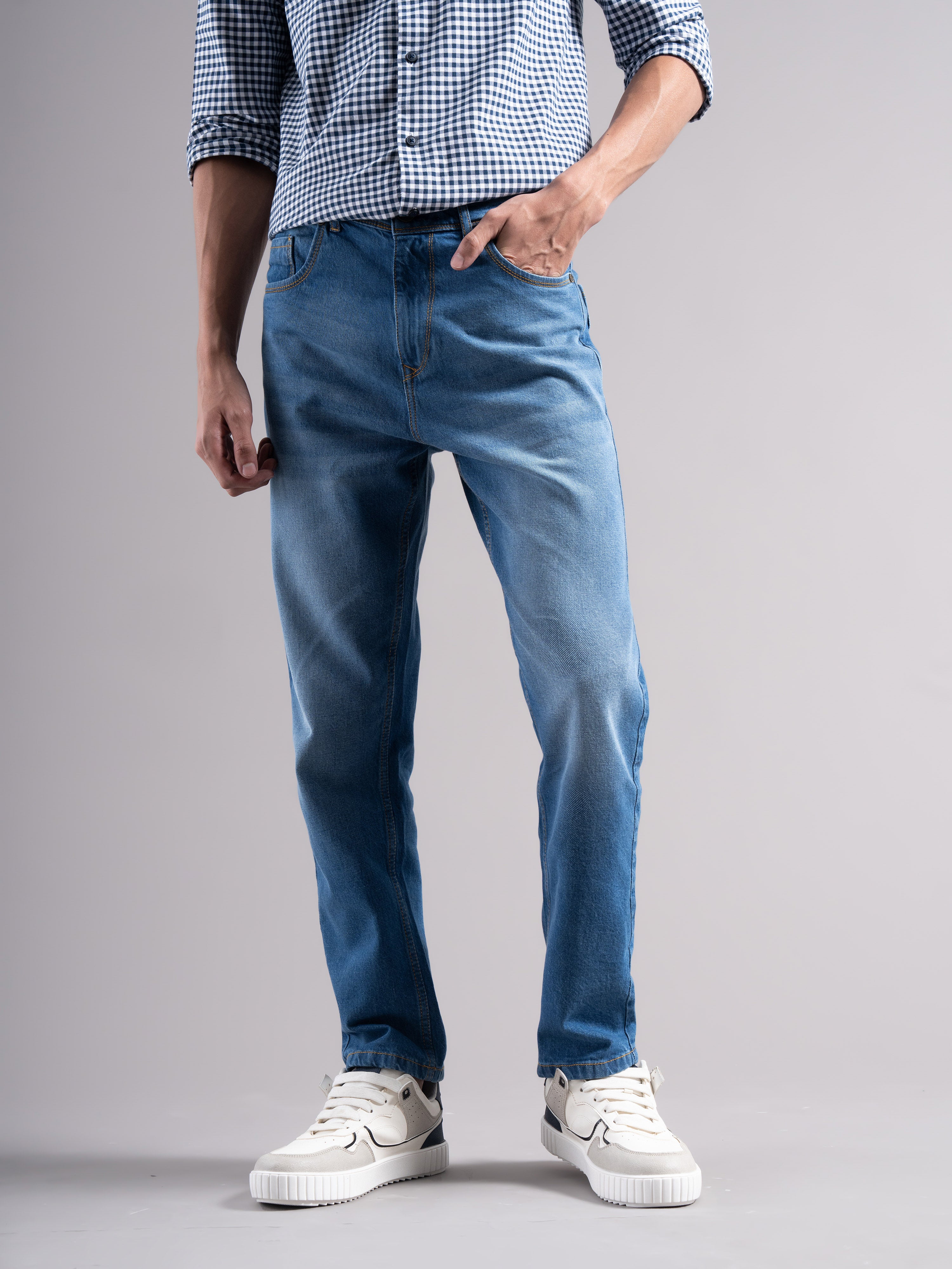 Men Smart Slim Fit Mid-Rise Light Fade Jeans