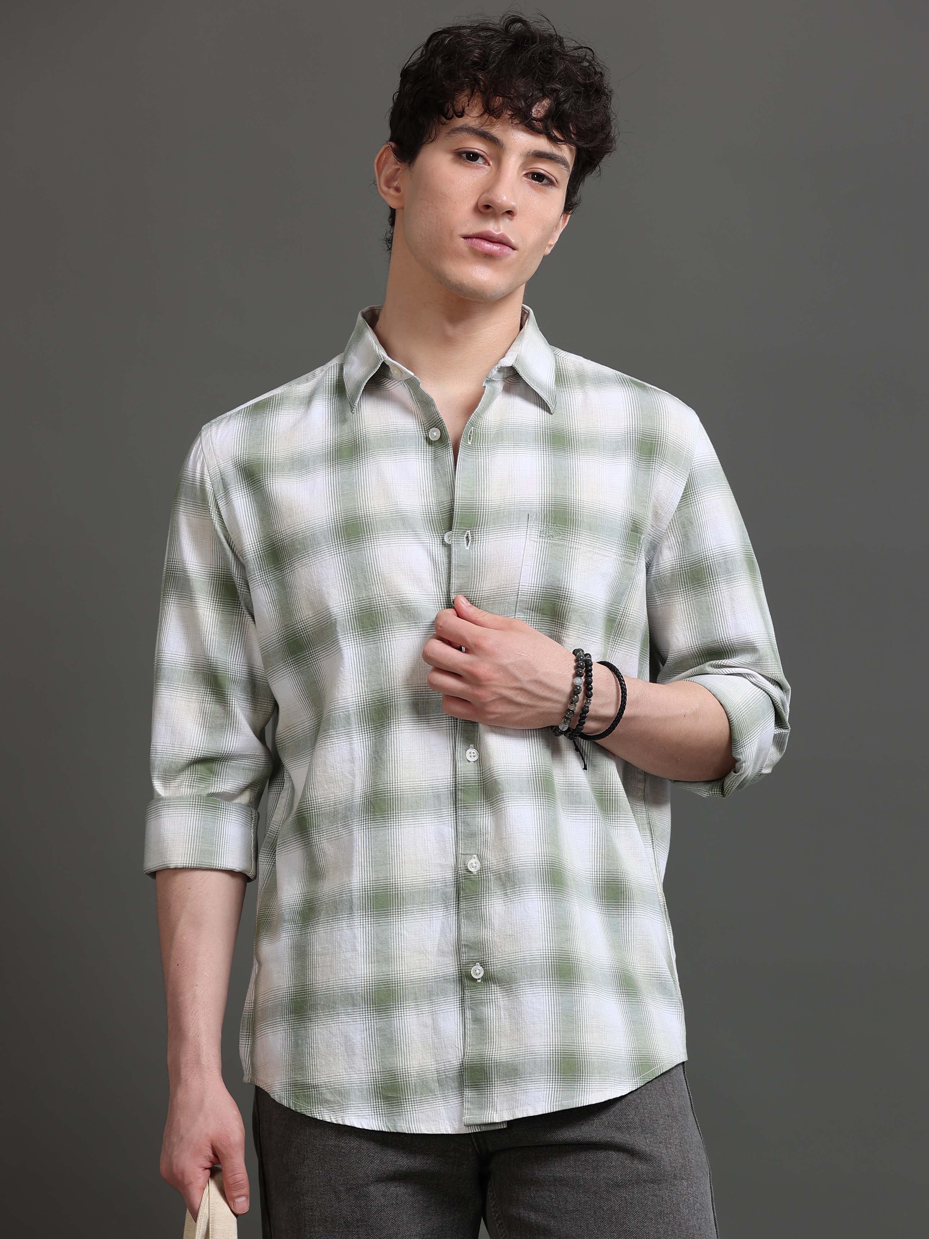 Men Smart Slim Fit Checked Casual Shirt