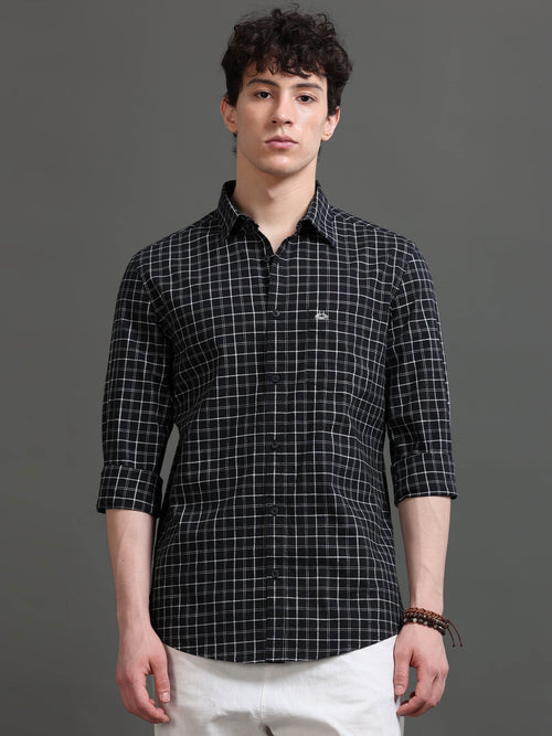 Men Smart Slim Fit Checked Casual Shirt