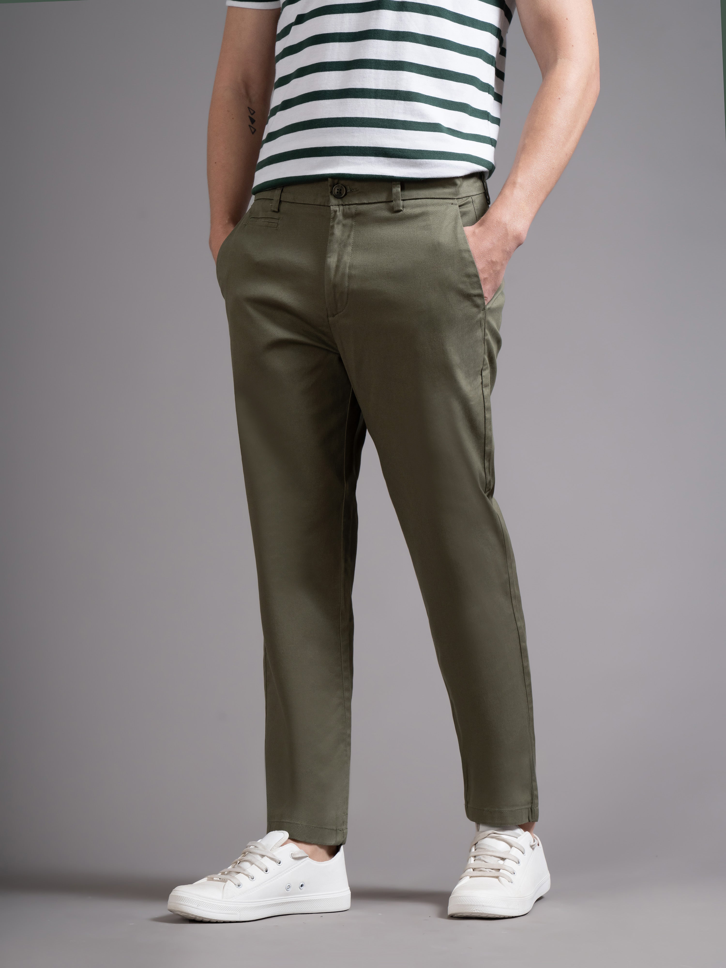Men Smart Slim Fit Mid-Rise Chinos Trousers