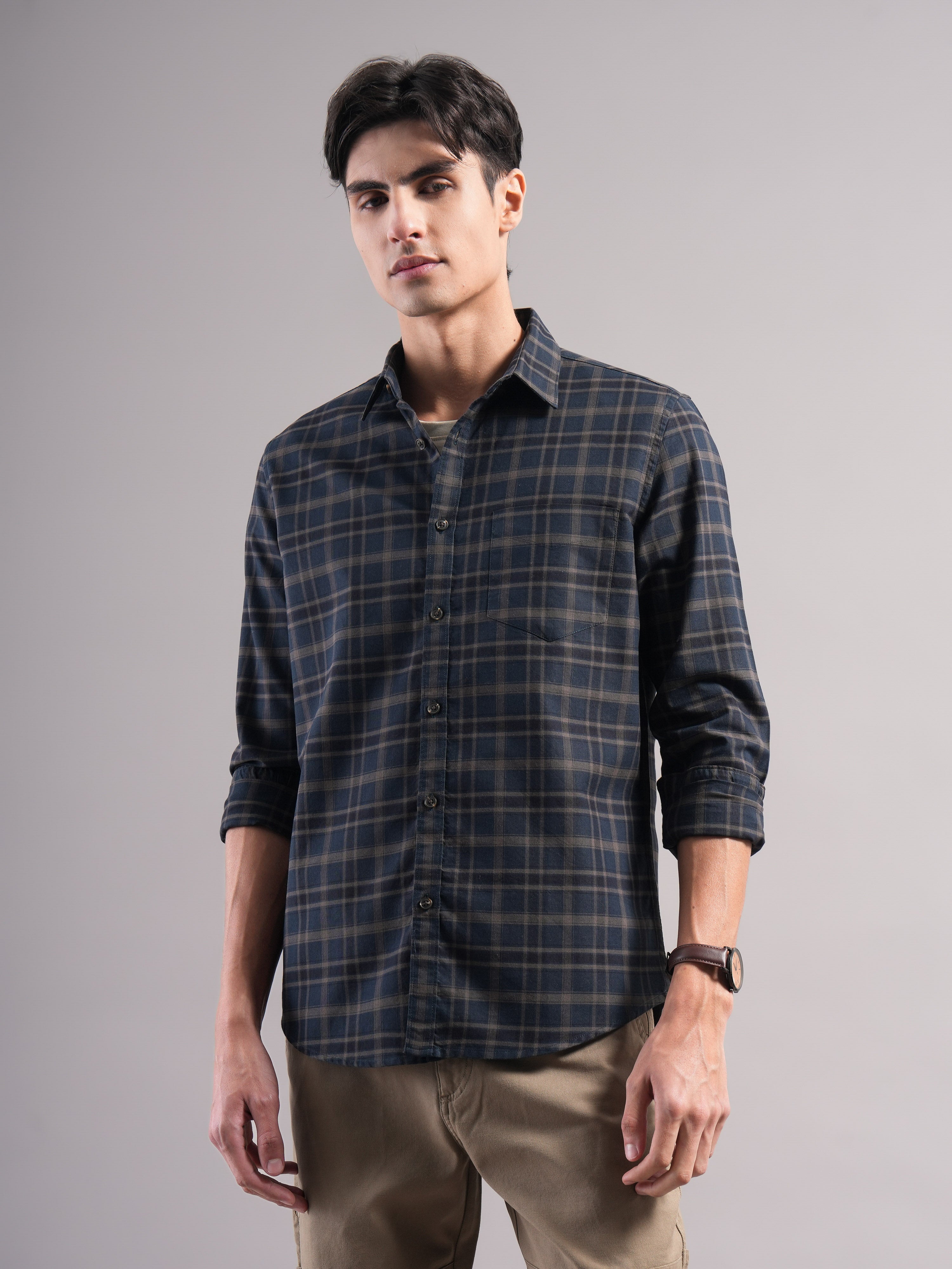 Men Smart Slim Fit Checked Casual Shirt