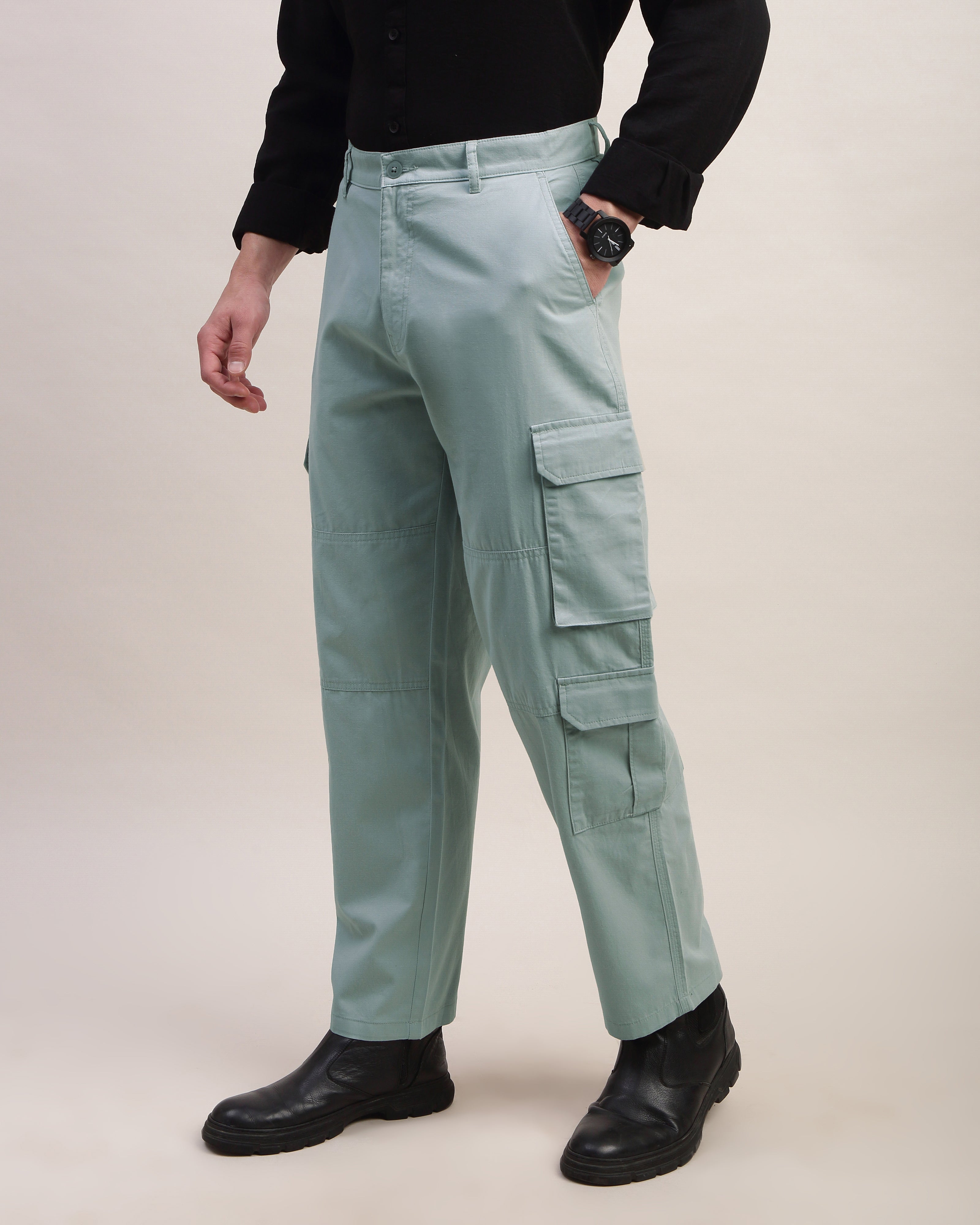 Men Comfort Straight Fit Mid-Rise Cargos Trousers