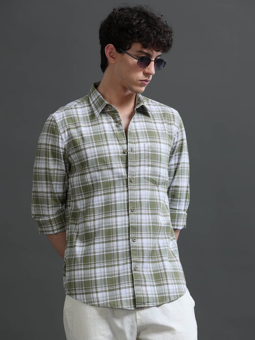 Men Smart Slim Fit Checked Casual Shirt