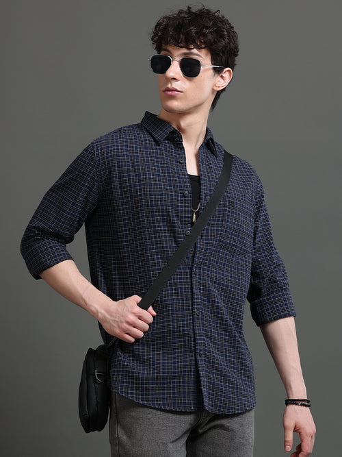 Men Smart Slim Fit Checked Casual Shirt