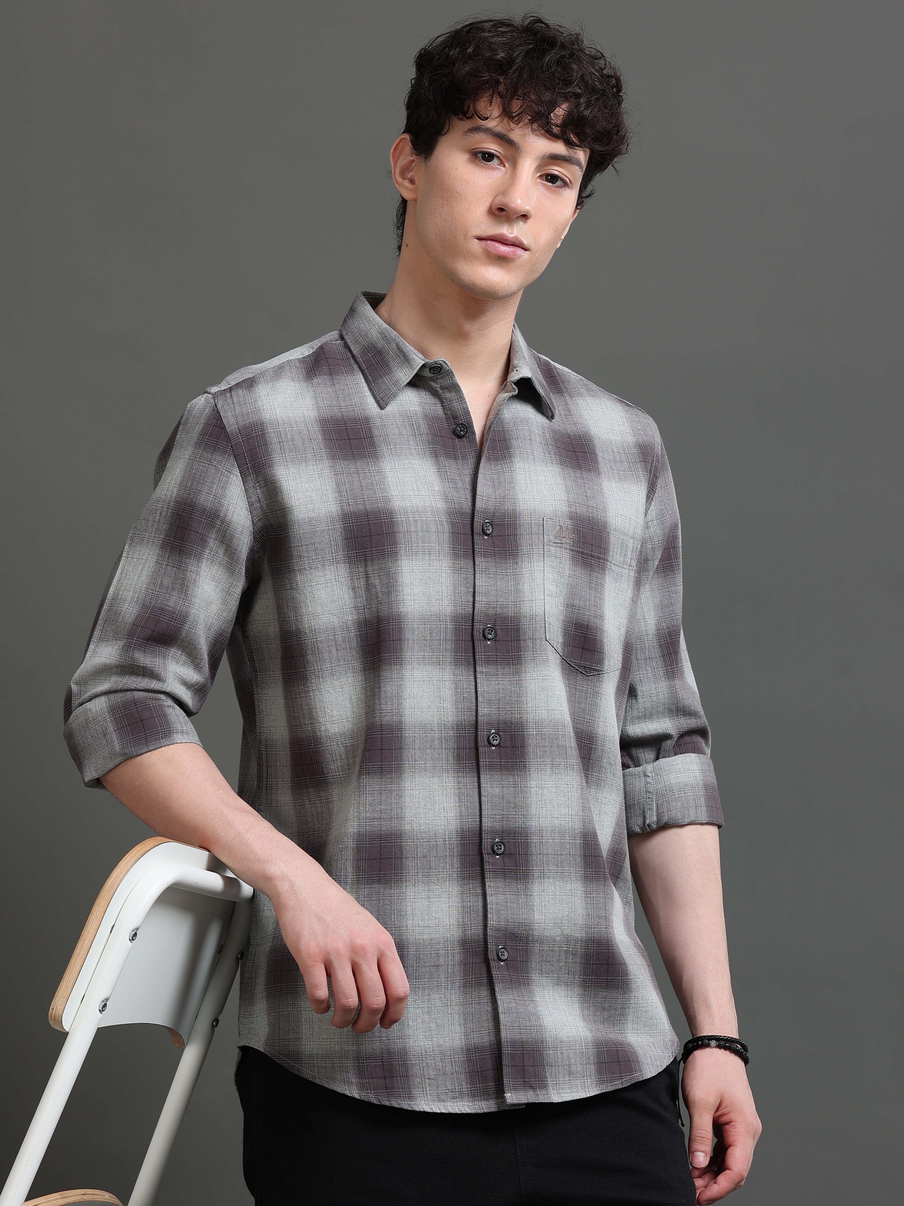 Men Smart Slim Fit Checked Casual Shirt