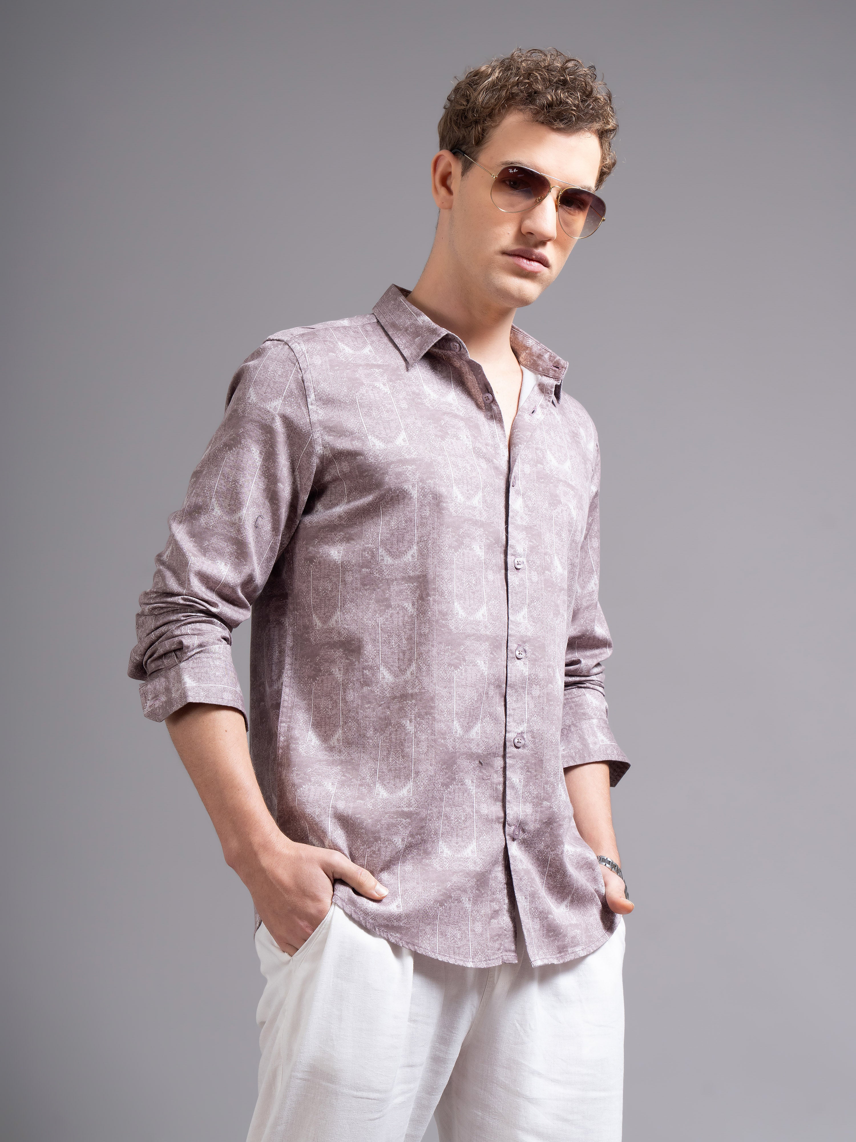 Men Geometric Print Slim Fit Shirt with Patch Pocket