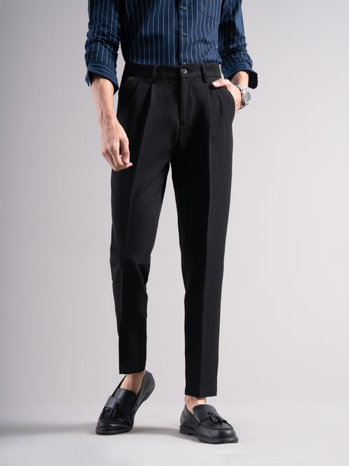 Men Low-Rise Relaxed Fit Stretchable Pleated Chinos
