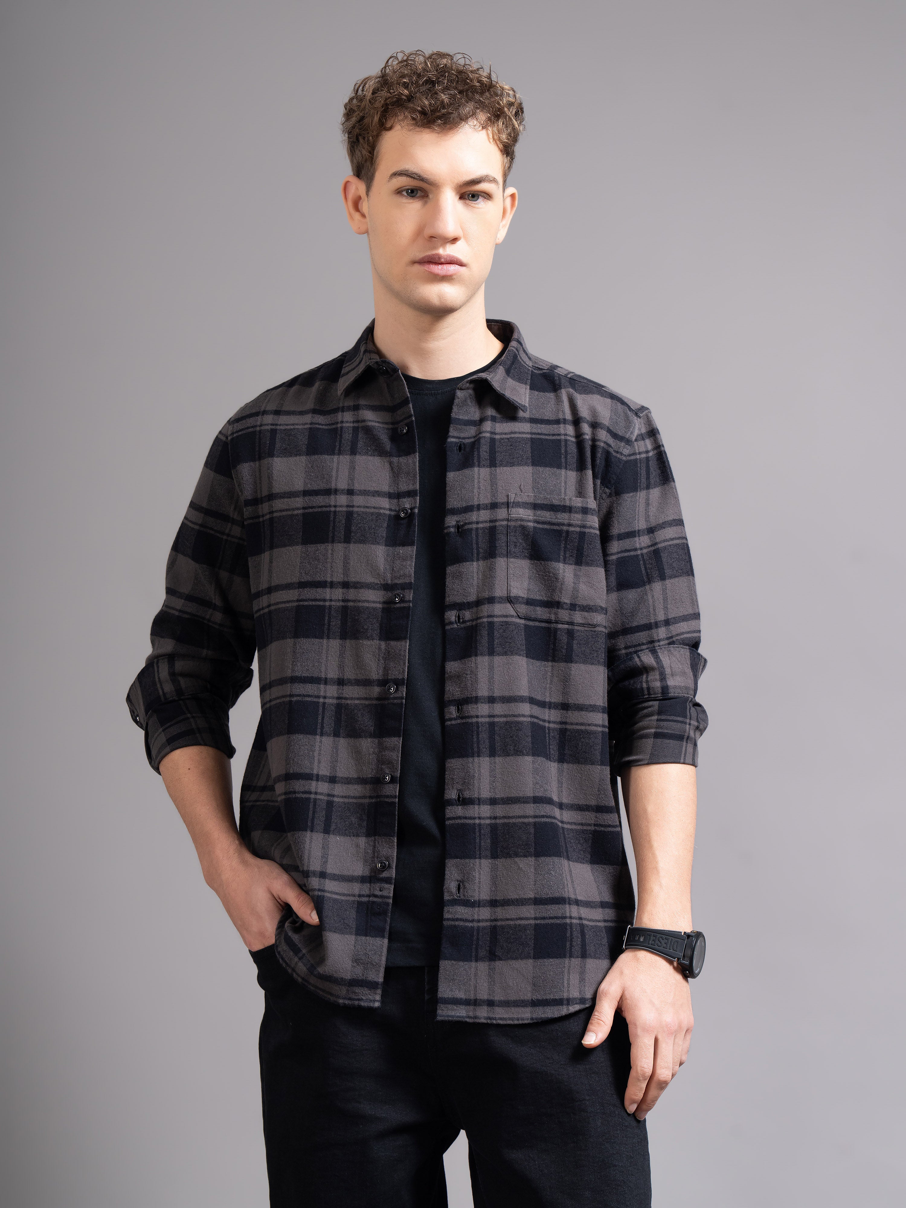 Men Smart Relaxed Fit Checked Spread Collar Cotton Casual Shirt