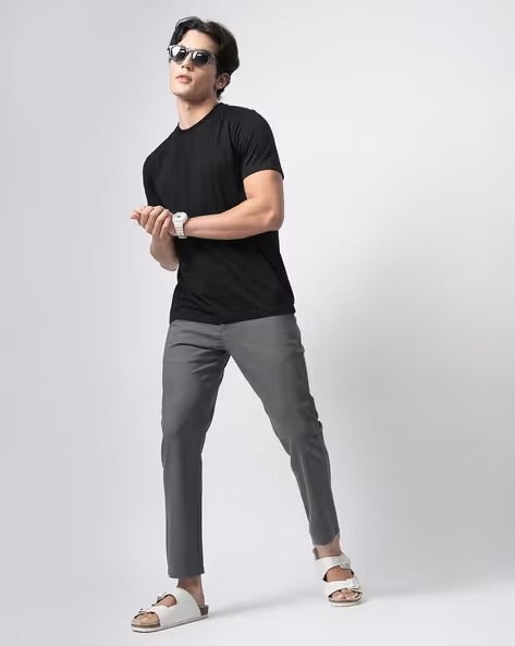 Men Comfort Slim Fit Low-Rise Cotton Cargos Trousers