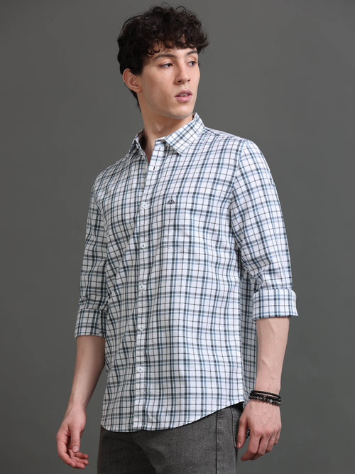 Men Smart Slim Fit Checked Casual Shirt