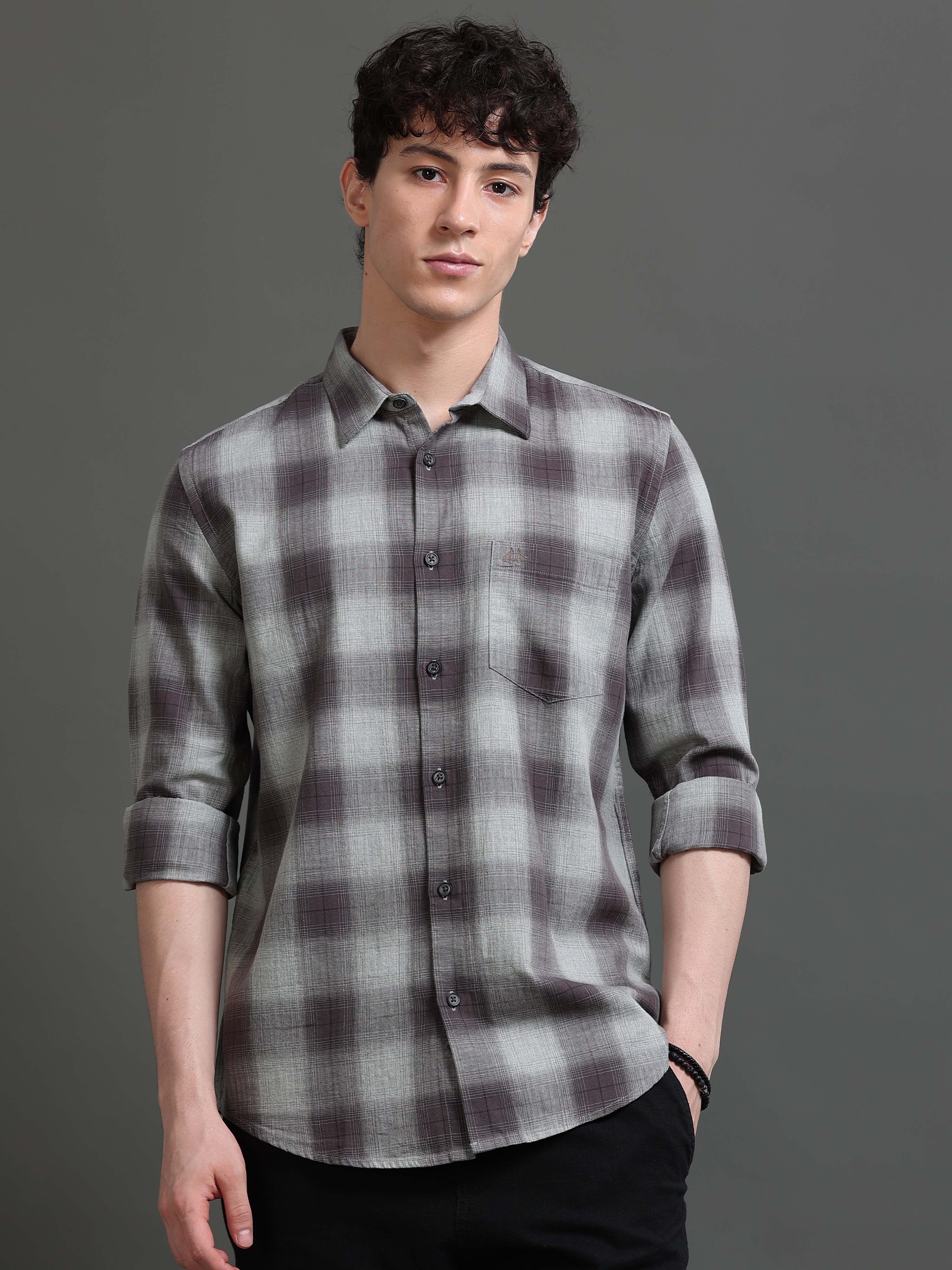 Men Smart Slim Fit Checked Casual Shirt