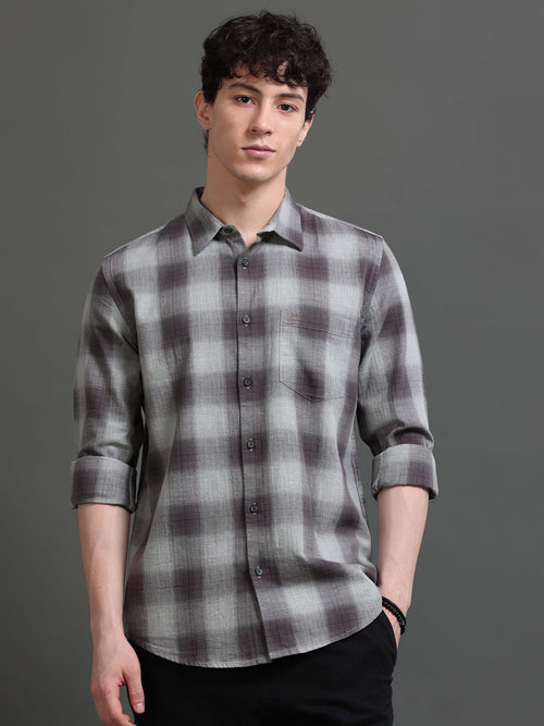 Men Smart Slim Fit Checked Casual Shirt