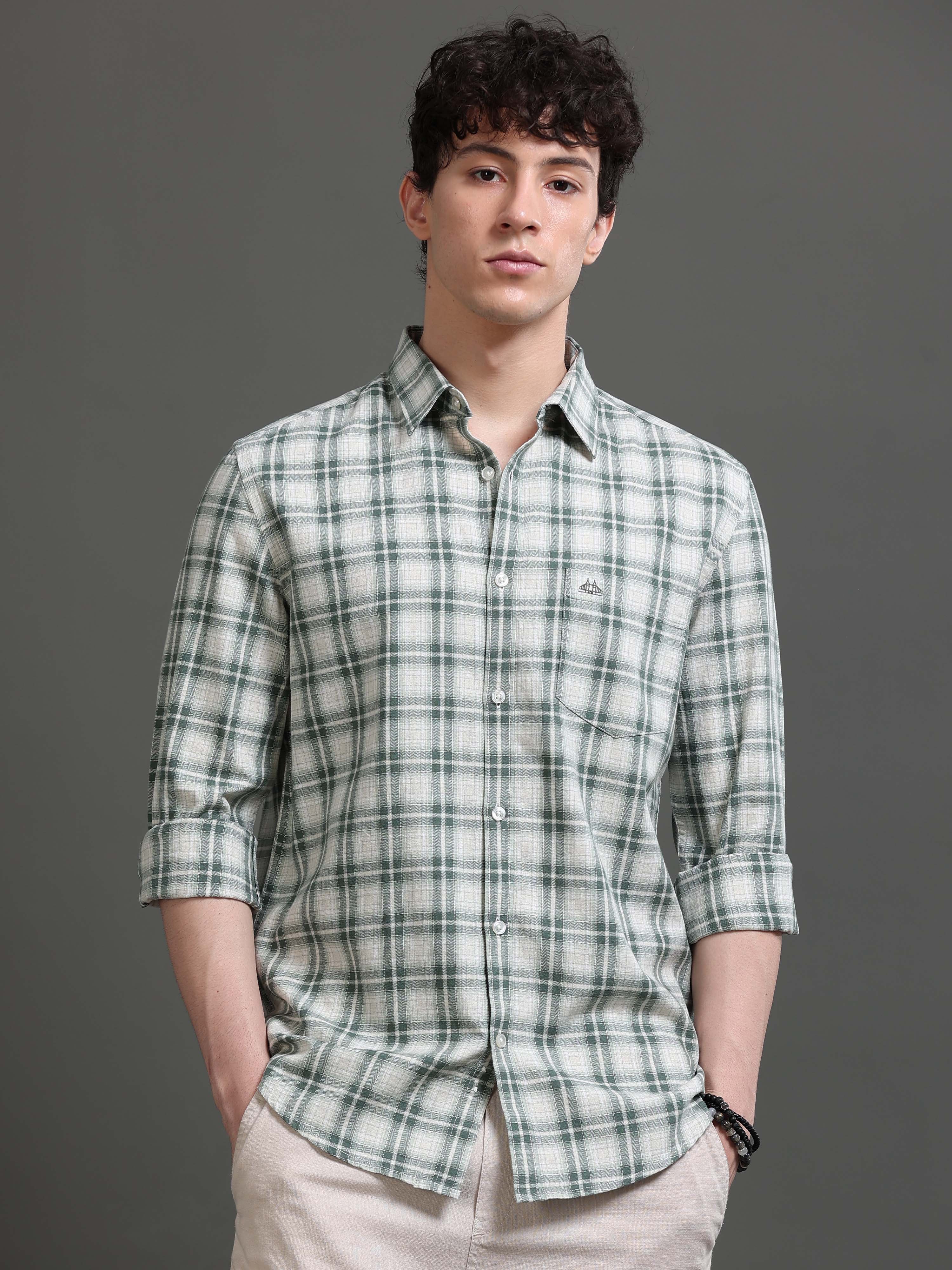 Men Smart Slim Fit Checked Casual Shirt