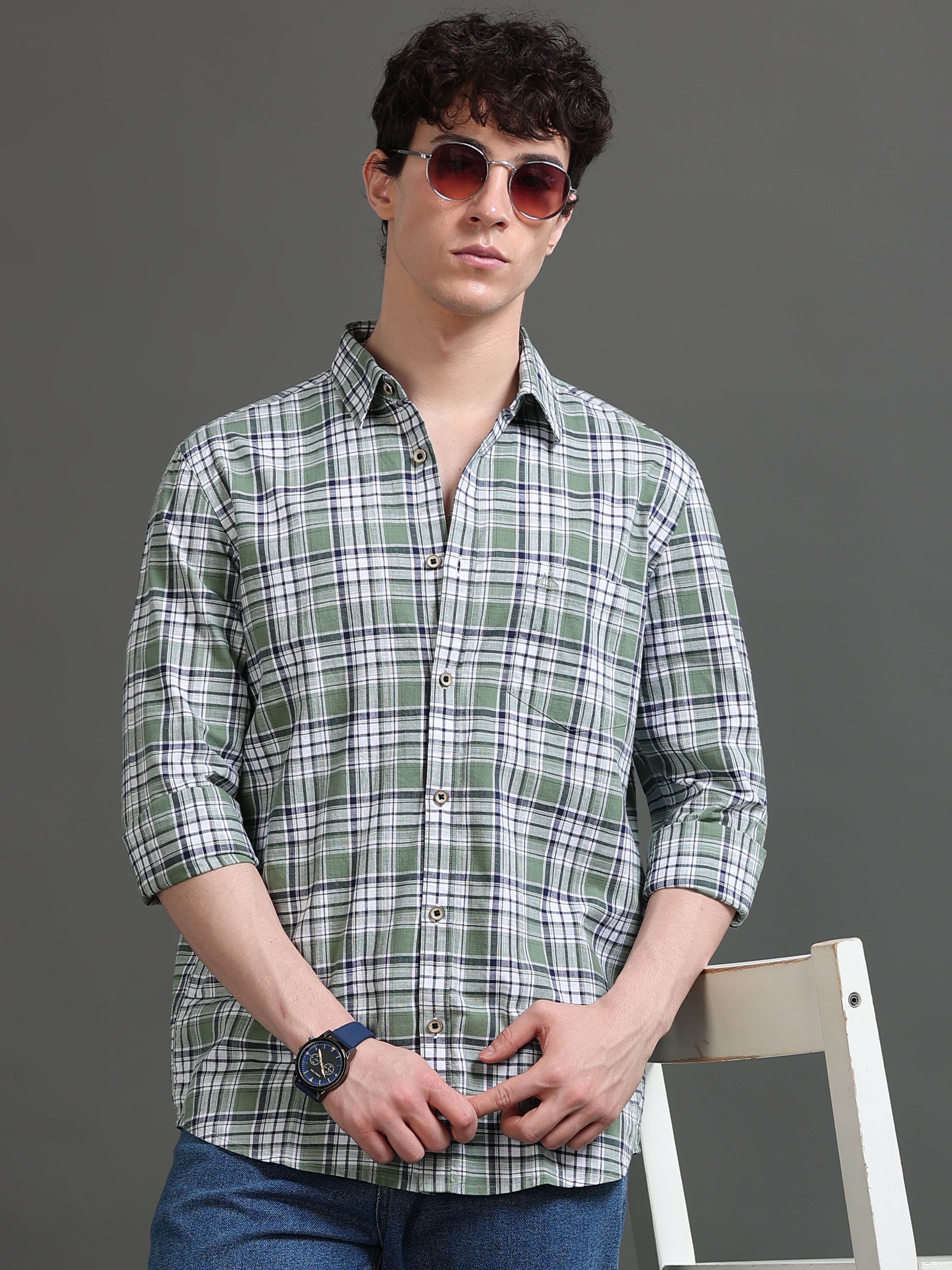 Men Smart Slim Fit Checked Casual Shirt