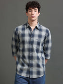 Men Smart Slim Fit Checked Casual Shirt