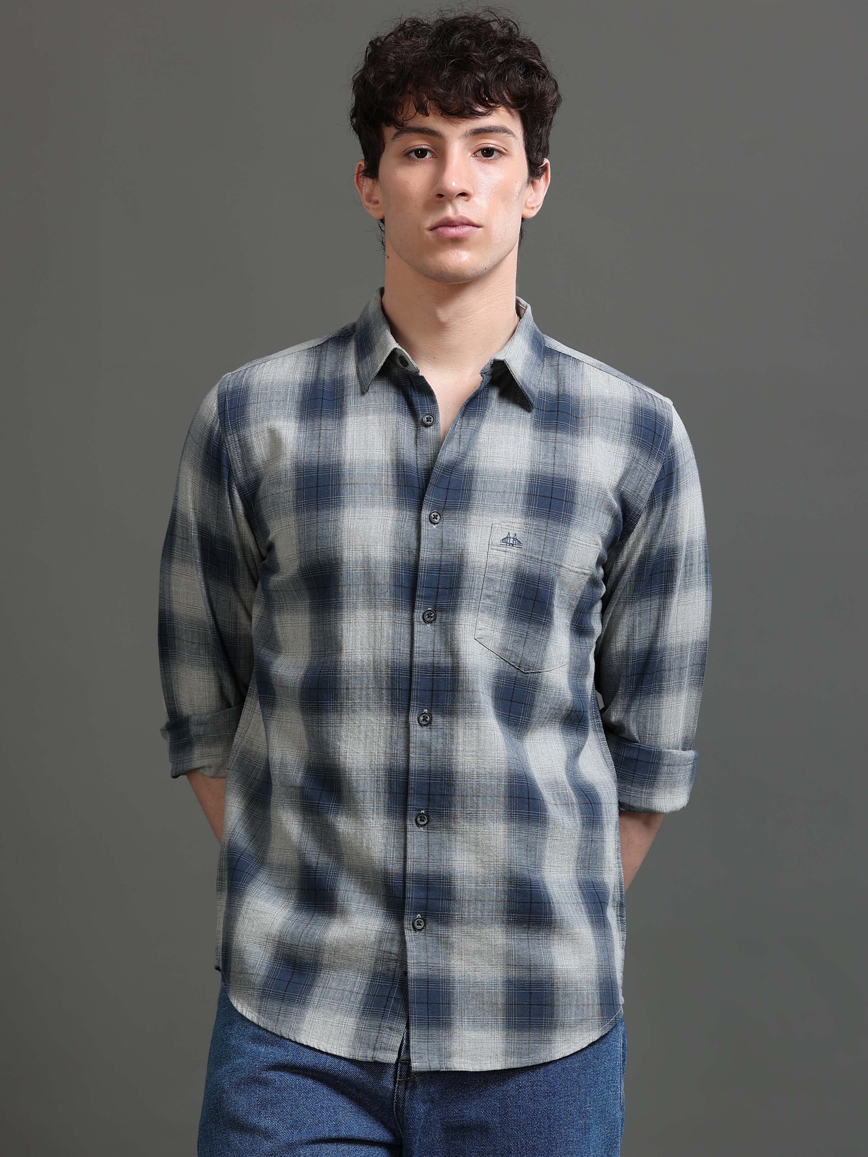 Men Smart Slim Fit Checked Casual Shirt