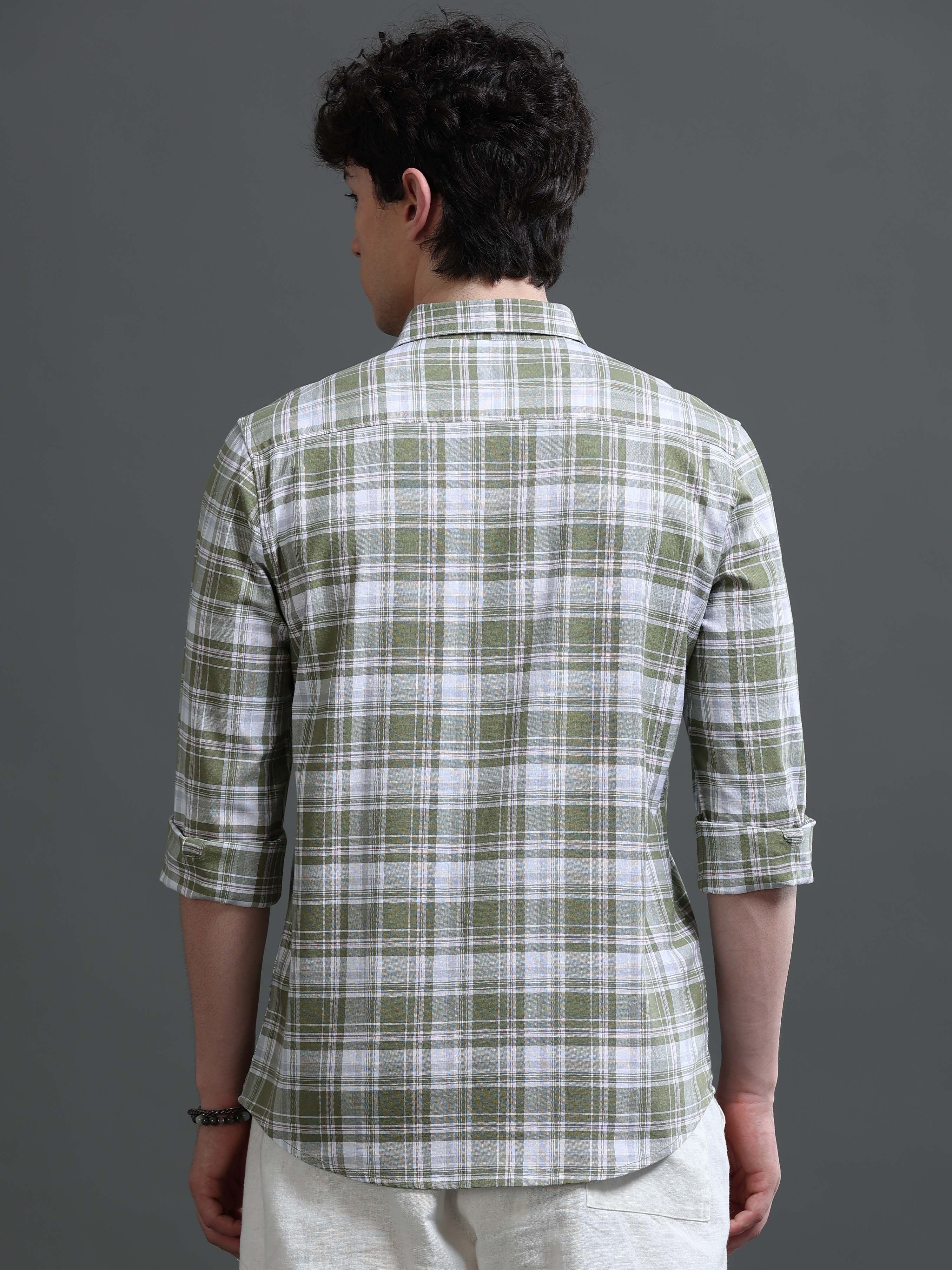 Men Smart Slim Fit Checked Casual Shirt