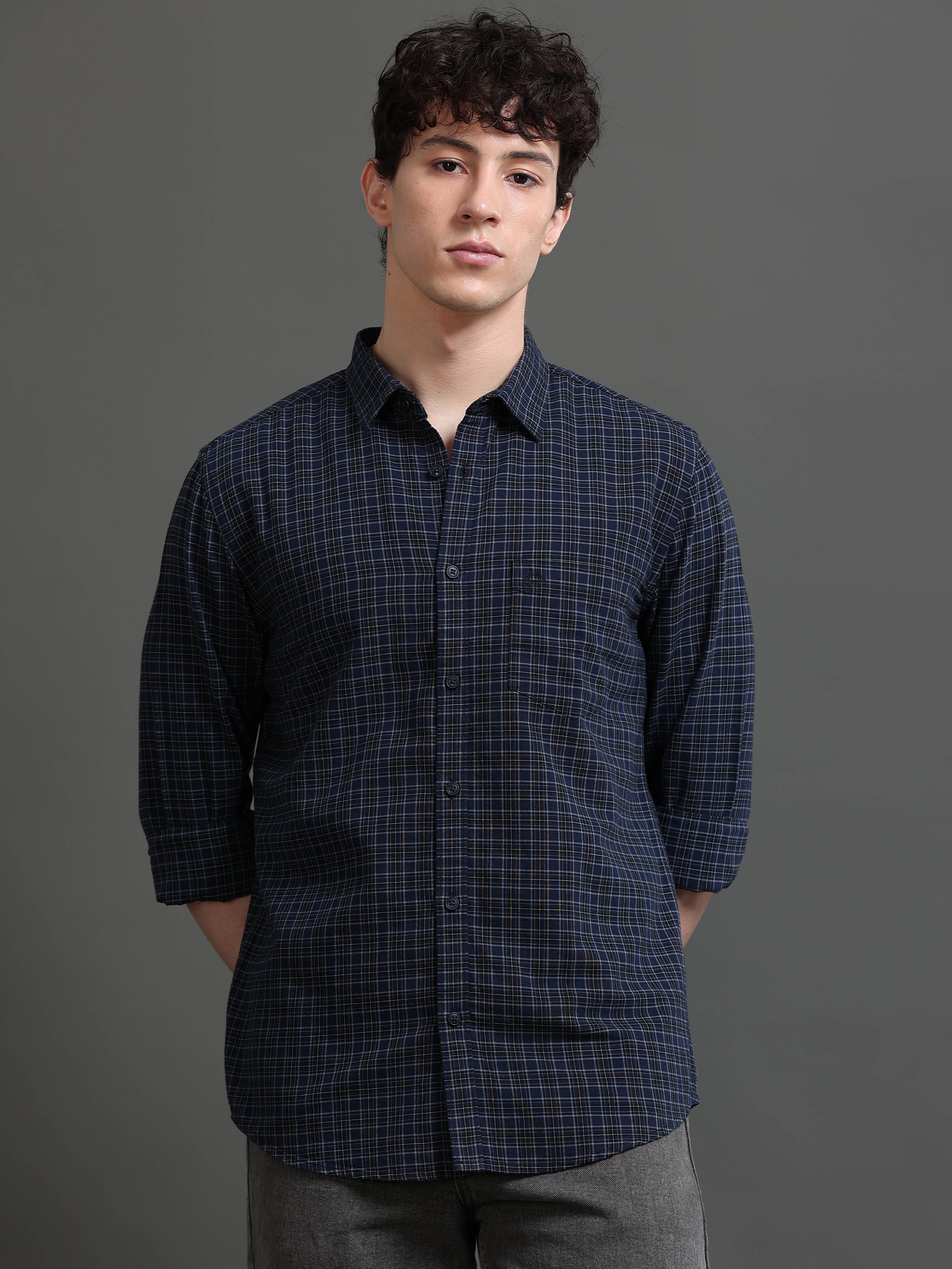Men Smart Slim Fit Checked Casual Shirt