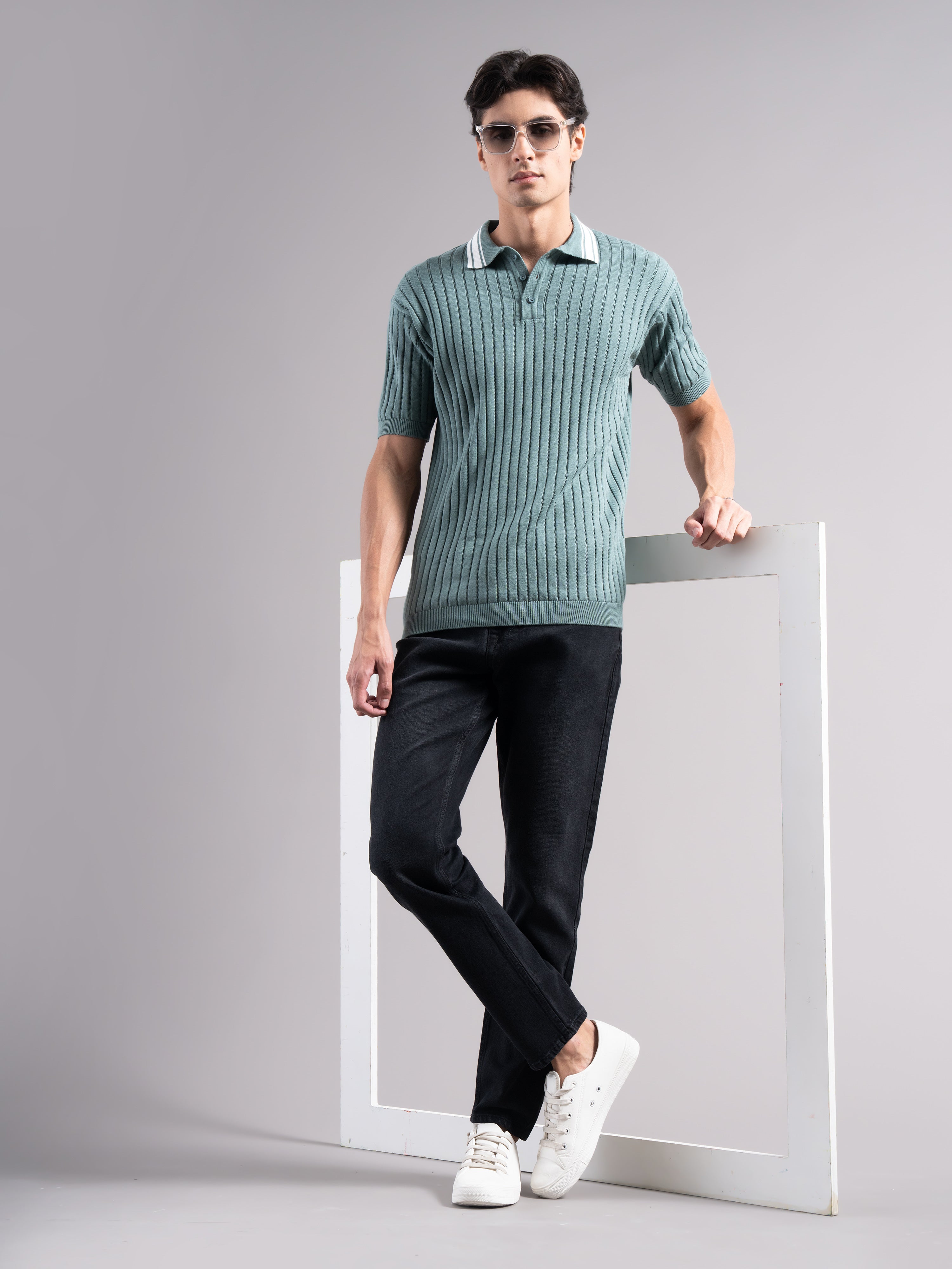 Men Smart Slim Fit Mid-Rise Light Fade Jeans