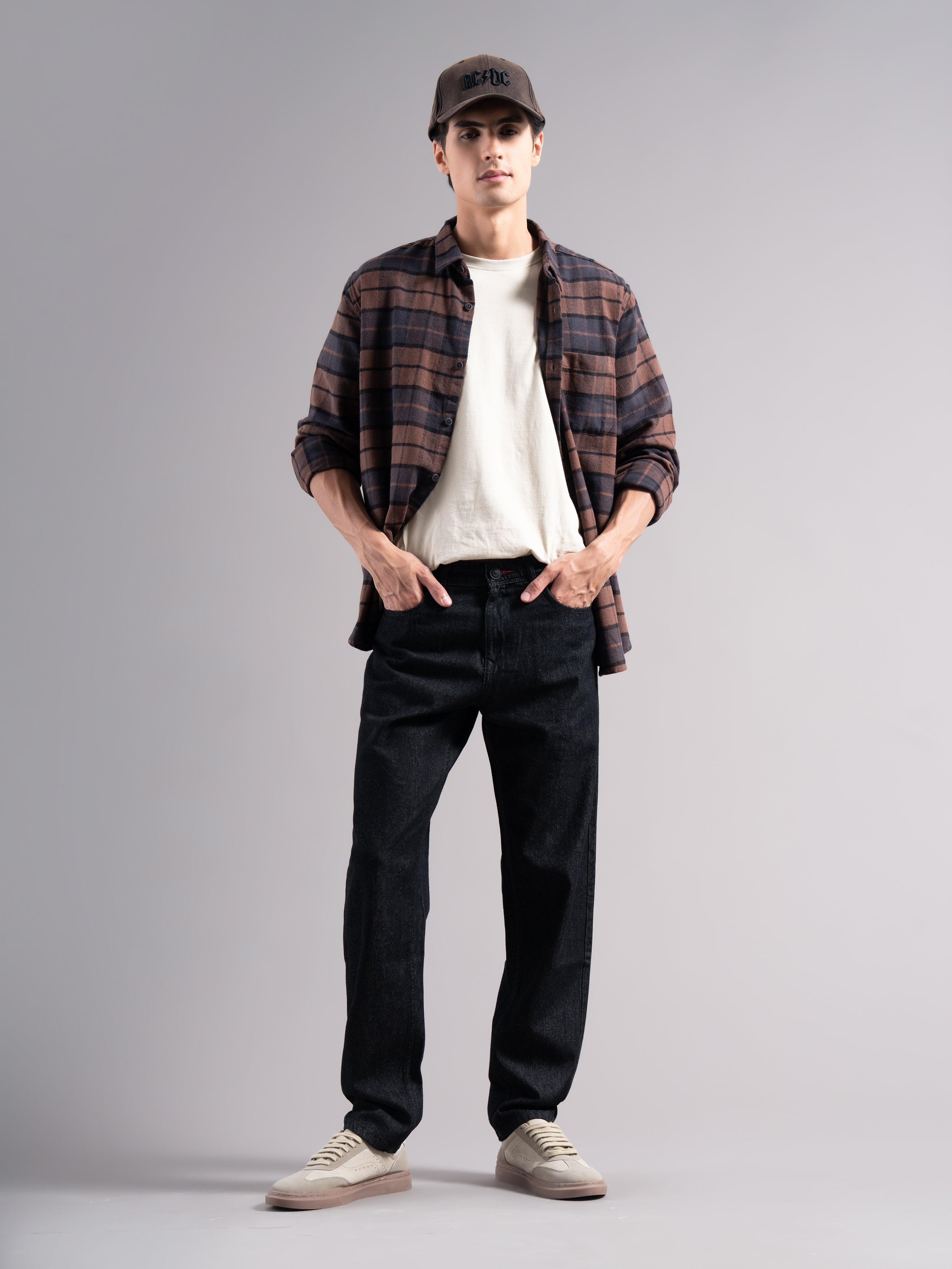 Men Smart Slim Fit Mid-Rise Light Fade Jeans
