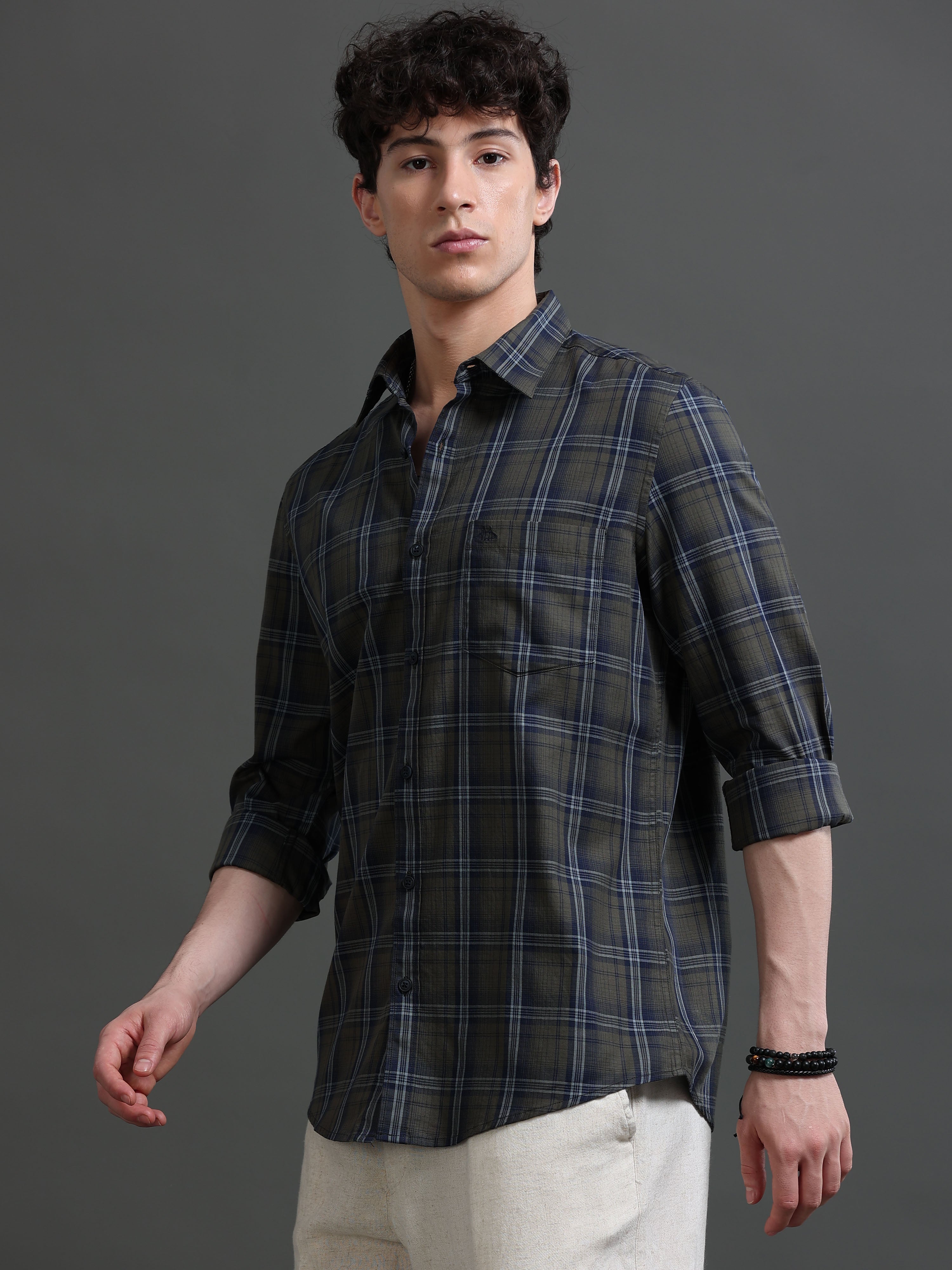 Men Smart Slim Fit Checked Casual Shirt
