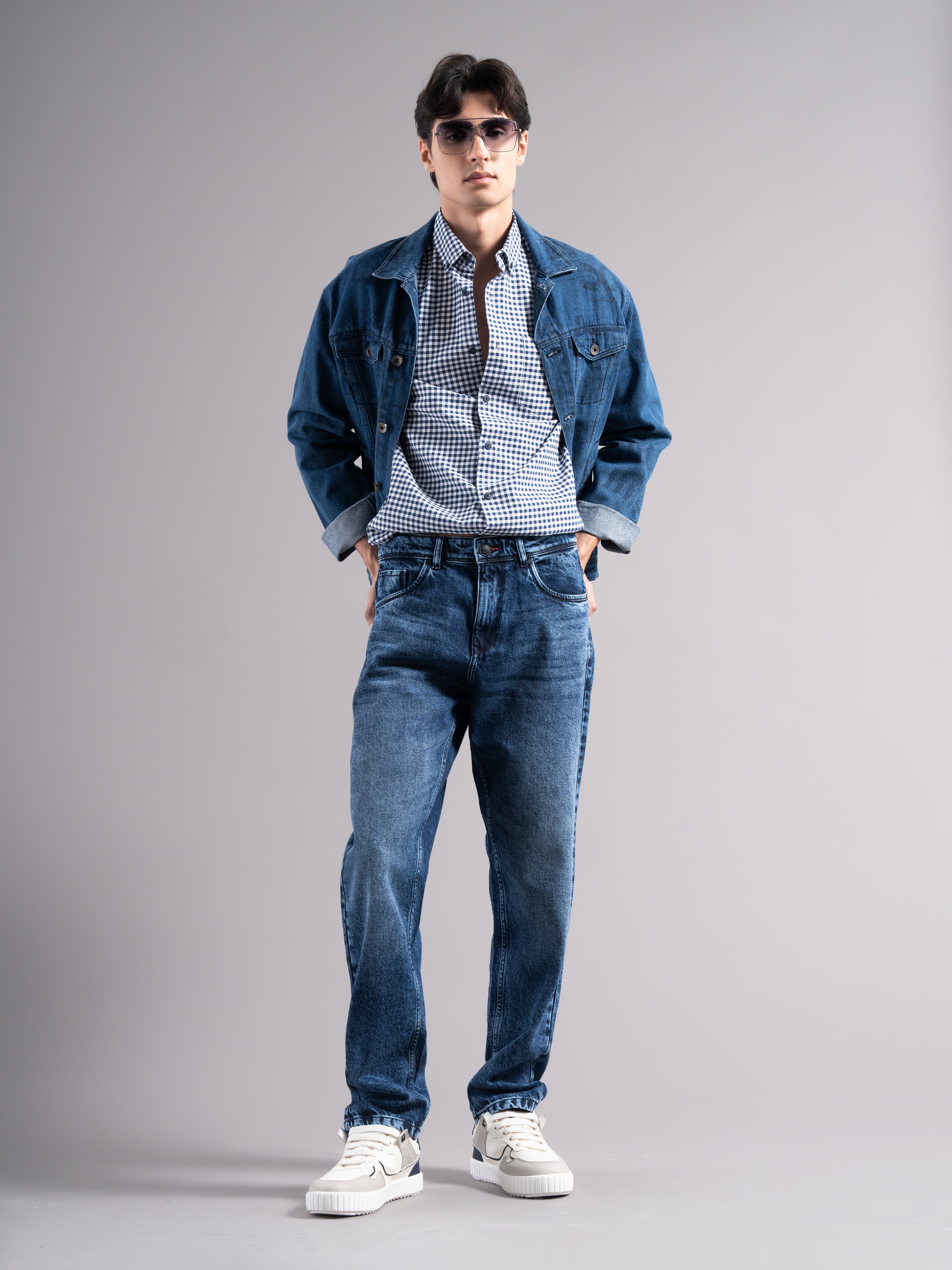 Men Smart Slim Fit Mid-Rise Light Fade Jeans