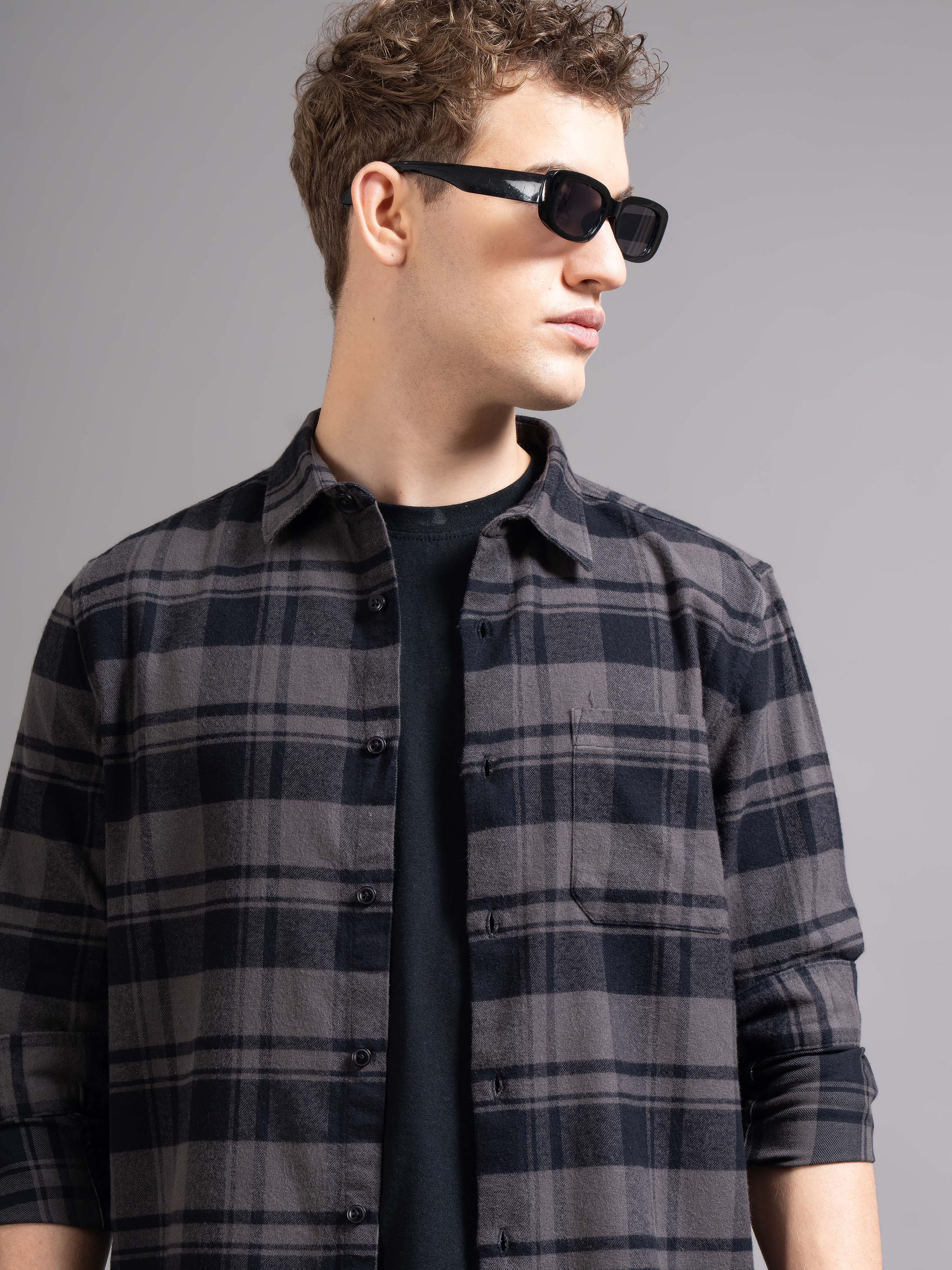 Men Smart Relaxed Fit Checked Spread Collar Cotton Casual Shirt