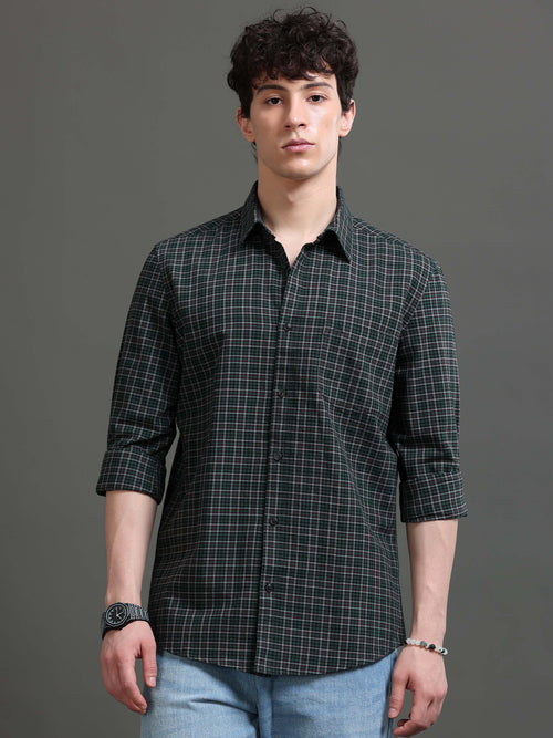 Men Smart Slim Fit Checked Casual Shirt