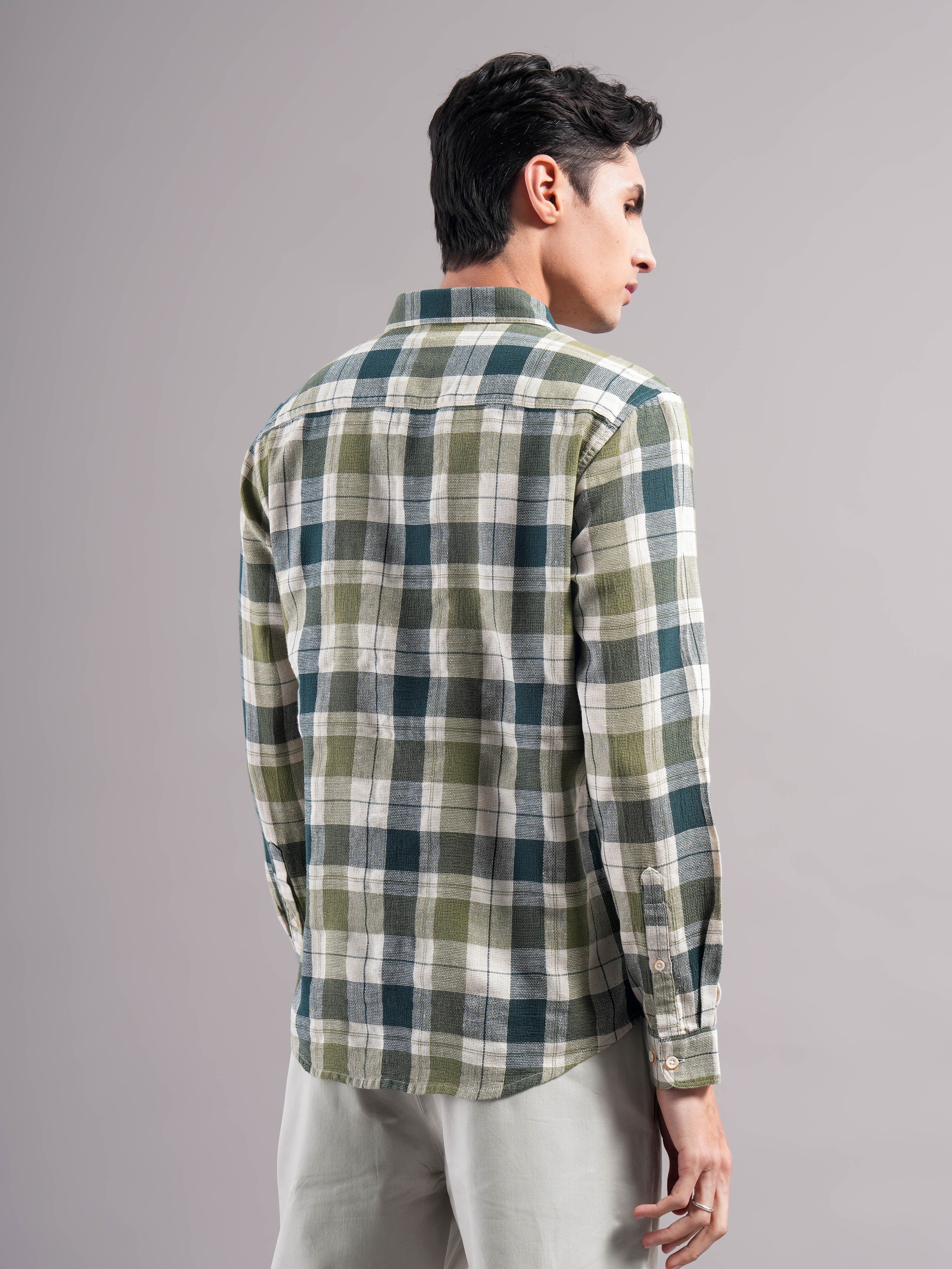 Men Smart Slim Fit Checked Casual Shirt