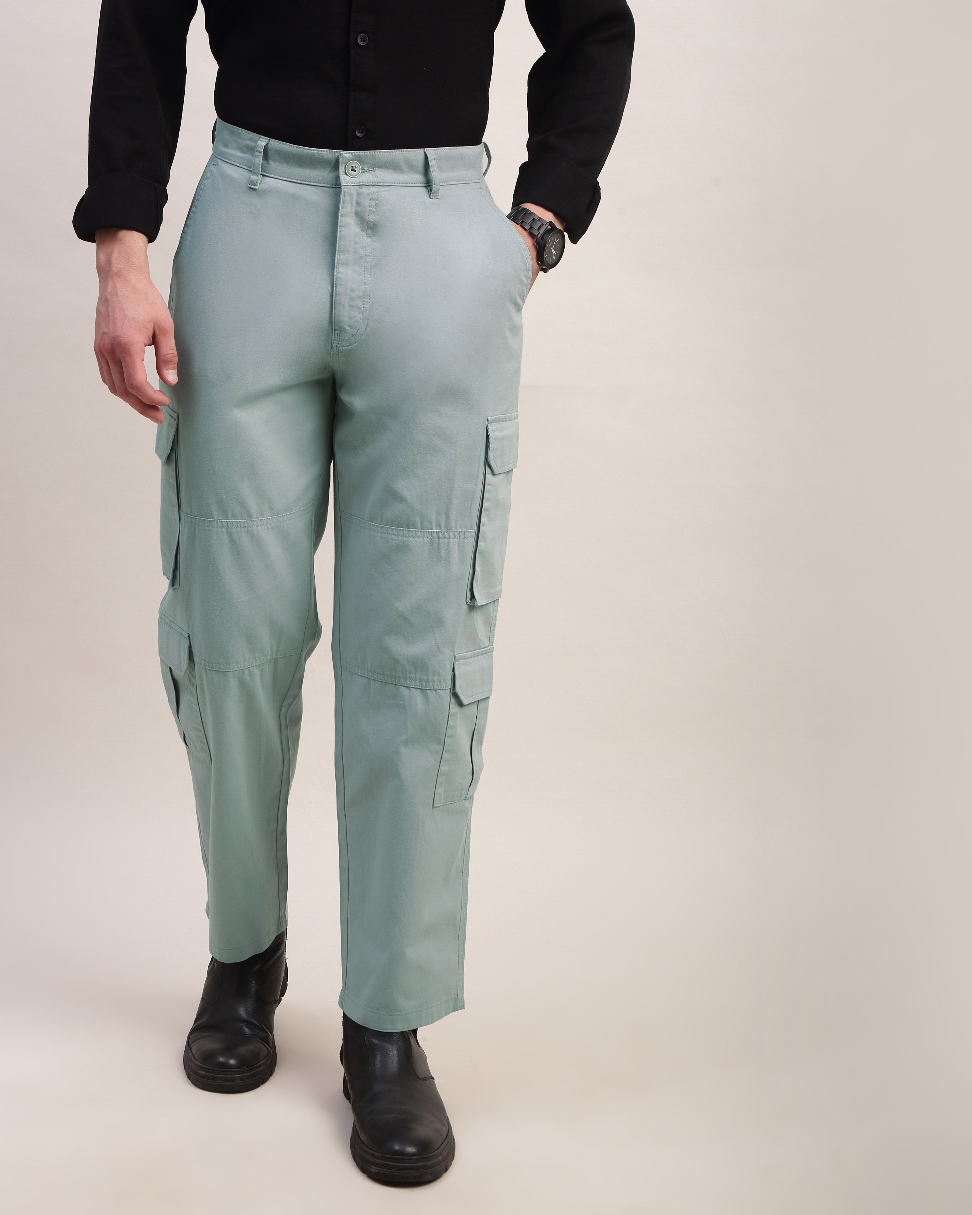 Men Comfort Straight Fit Mid-Rise Cargos Trousers