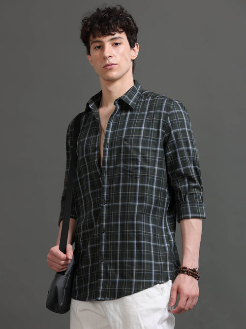 Men Smart Slim Fit Checked Casual Shirt