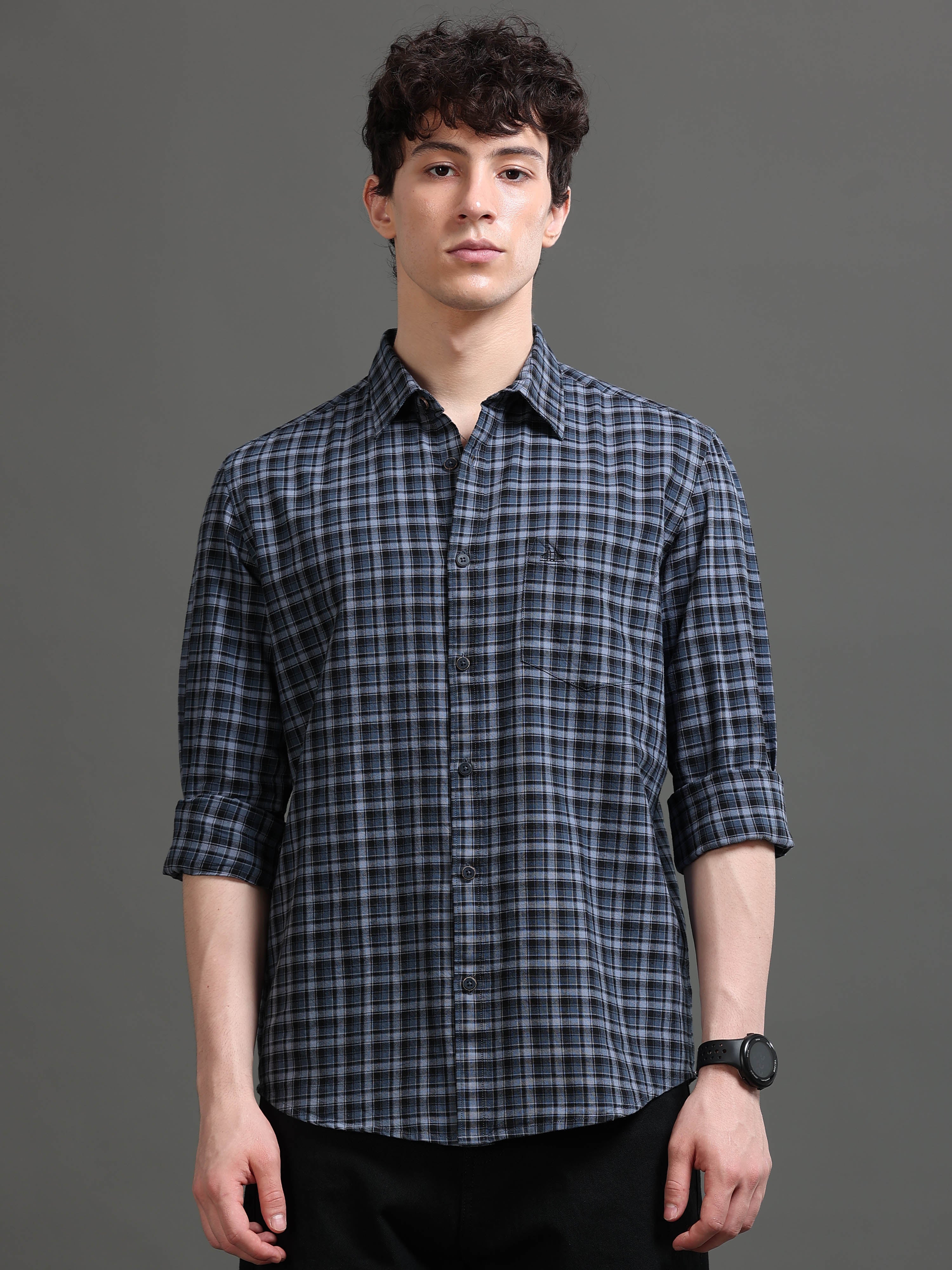 Men Smart Slim Fit Checked Casual Shirt