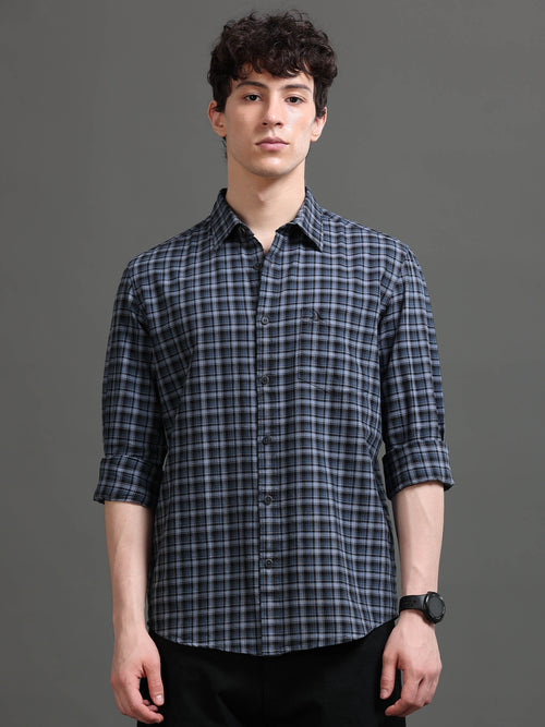 Men Smart Slim Fit Checked Casual Shirt