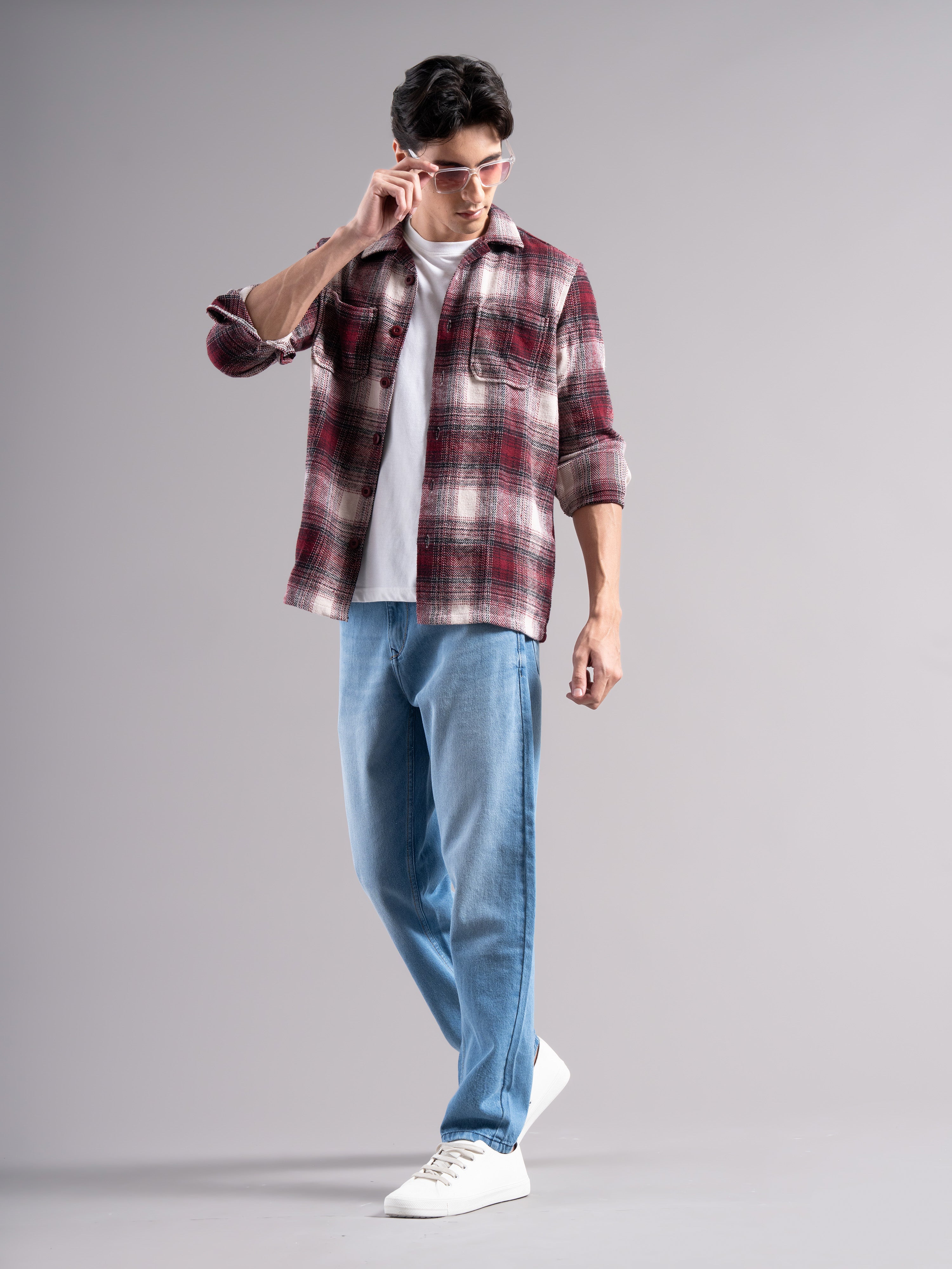 Men Smart Slim Fit Mid-Rise Light Fade Jeans
