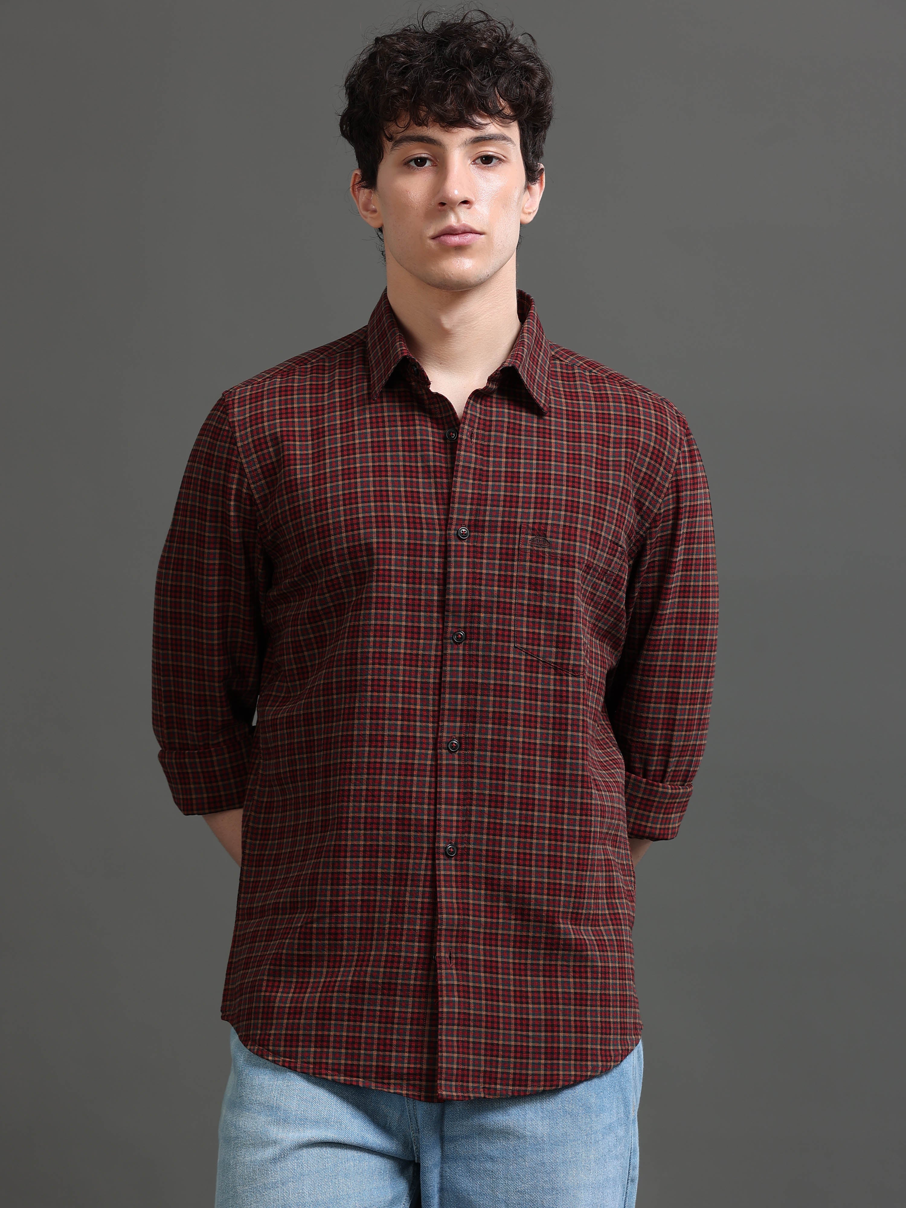 Men Smart Slim Fit Checked Casual Shirt
