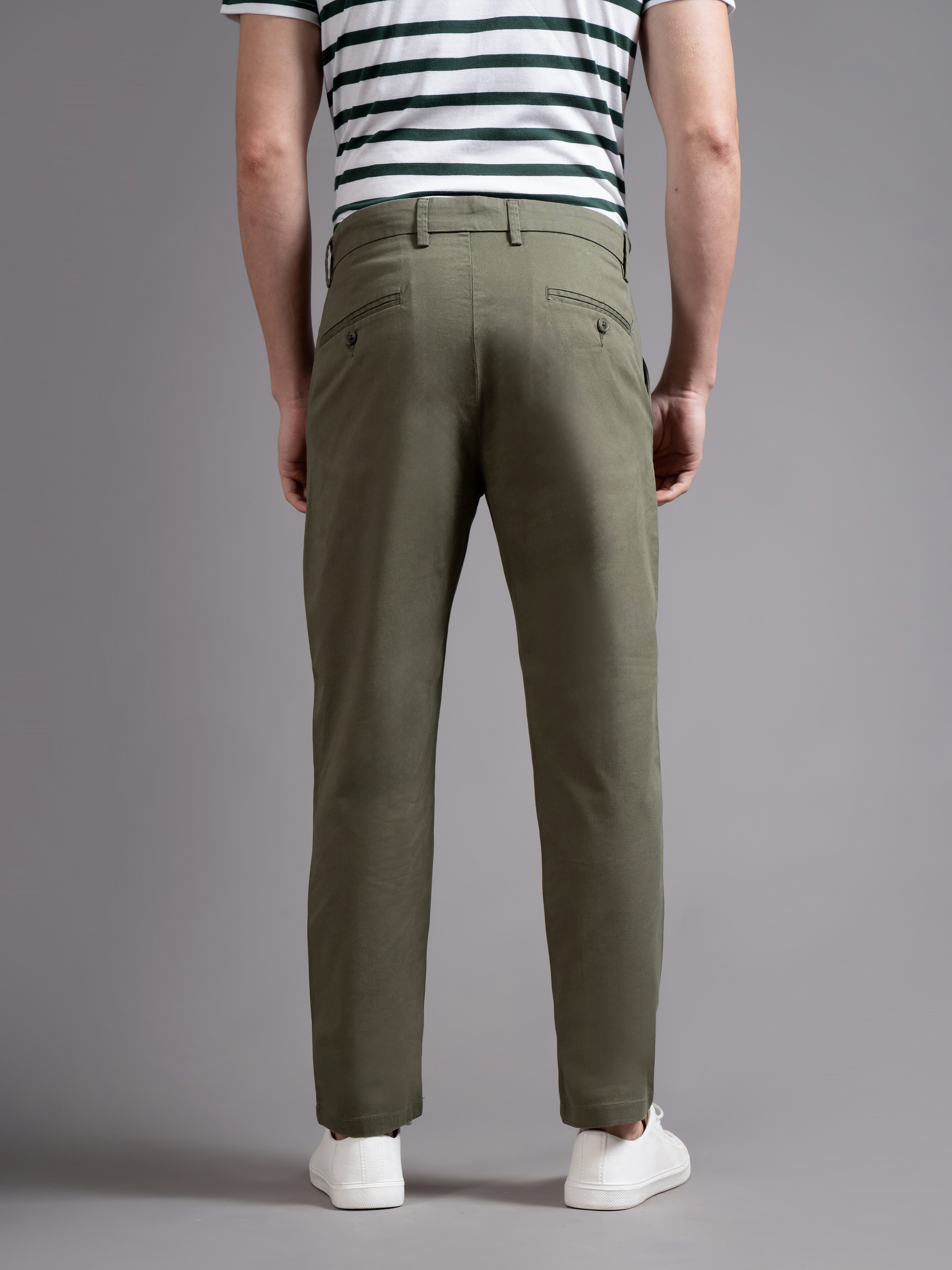 Men Smart Slim Fit Mid-Rise Chinos Trousers