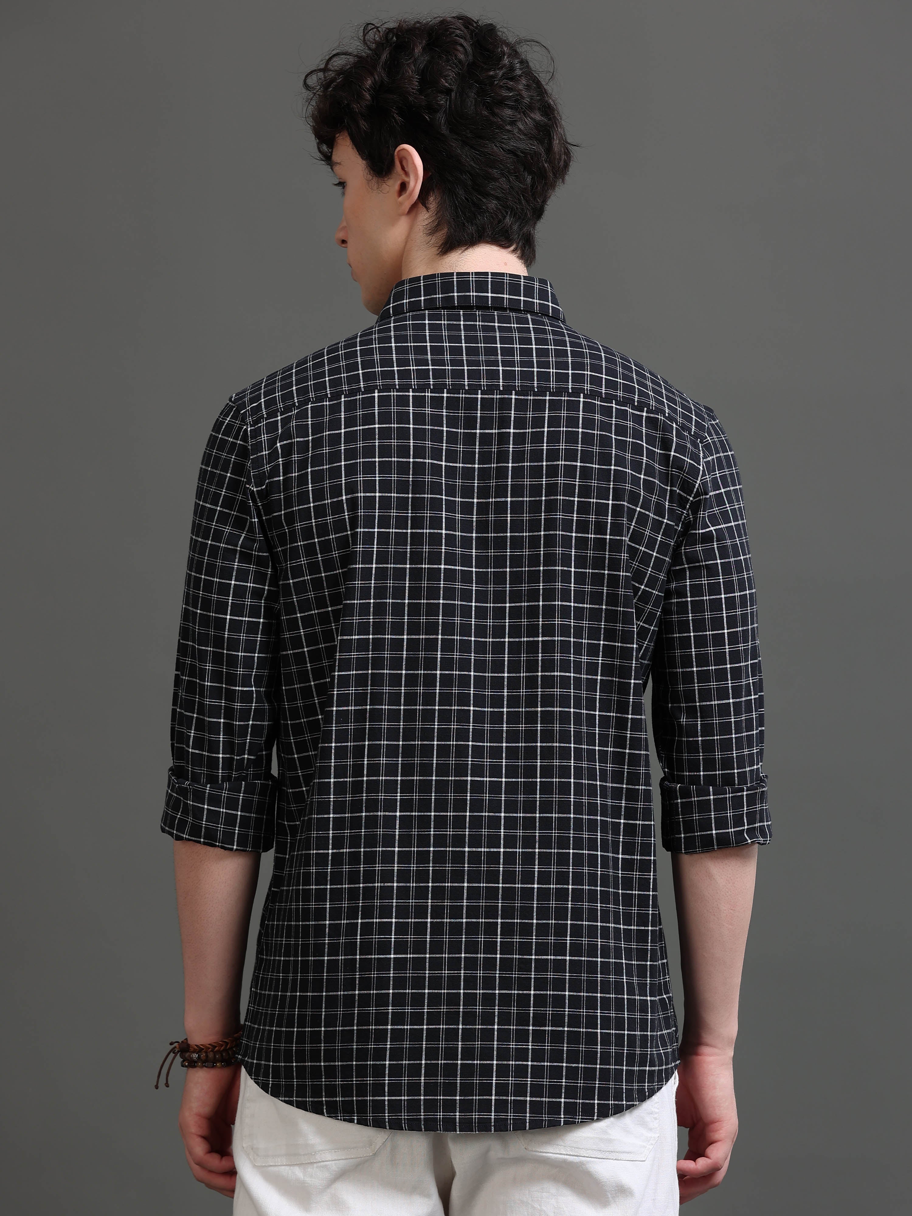 Men Smart Slim Fit Checked Casual Shirt