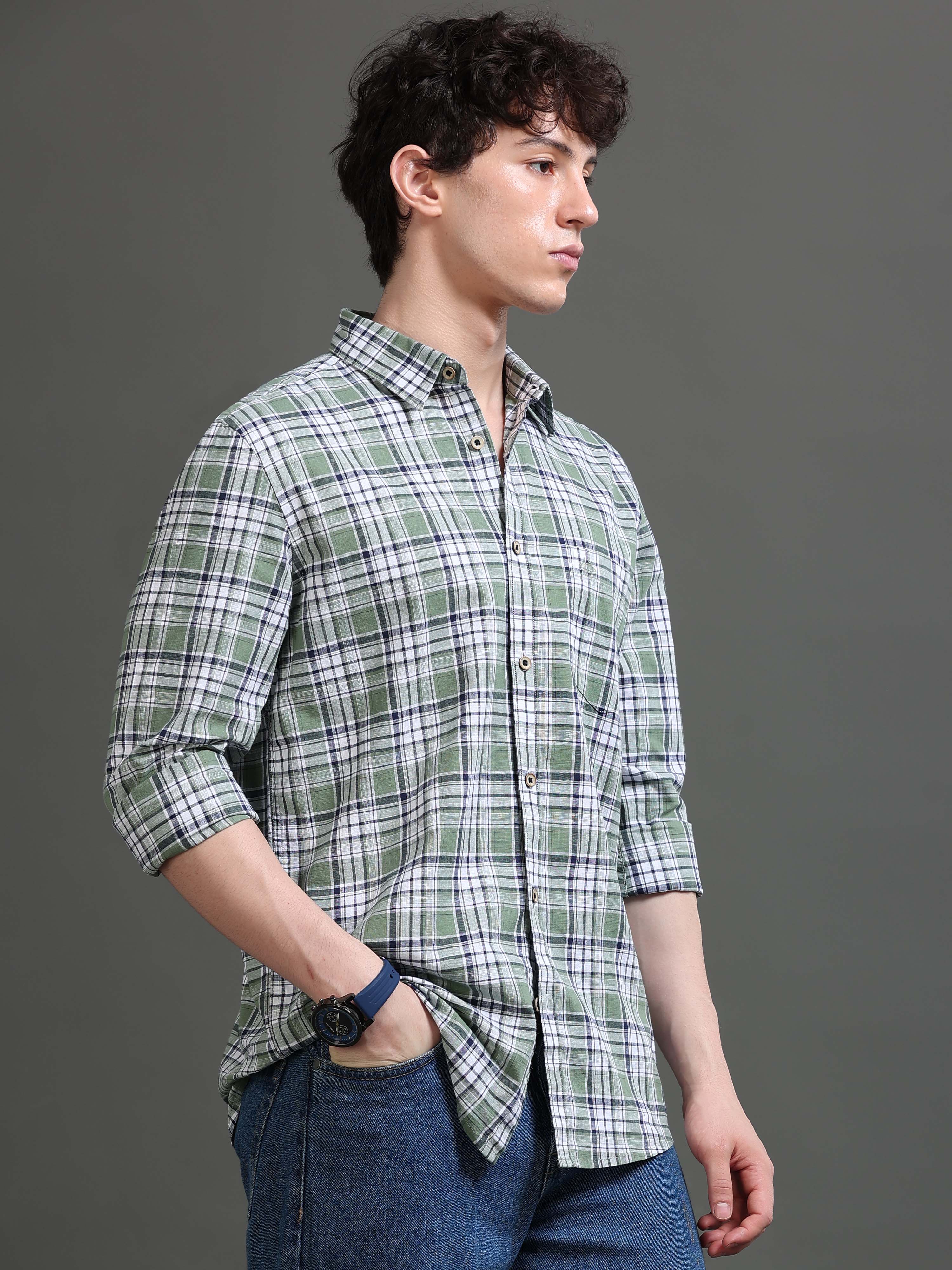 Men Smart Slim Fit Checked Casual Shirt