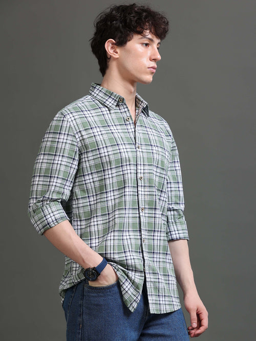 Men Smart Slim Fit Checked Casual Shirt