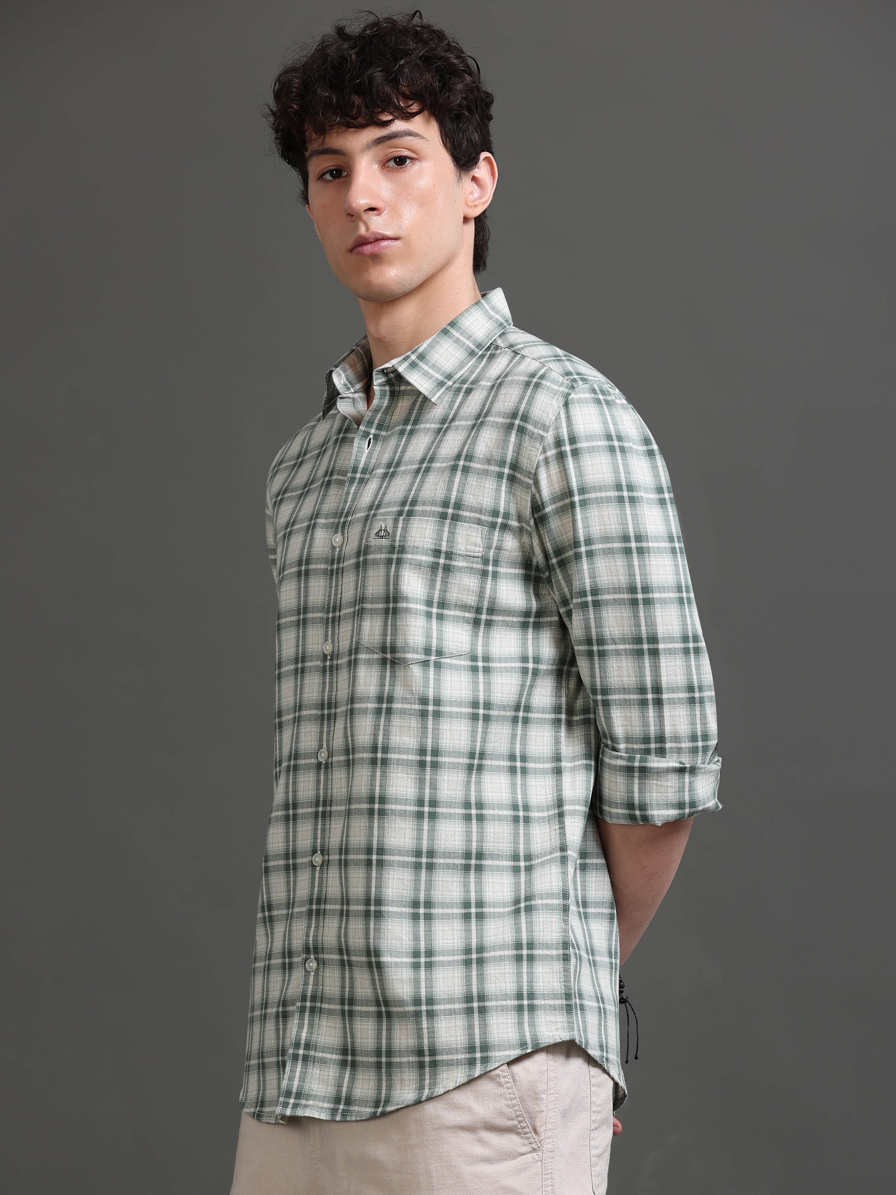 Men Smart Slim Fit Checked Casual Shirt