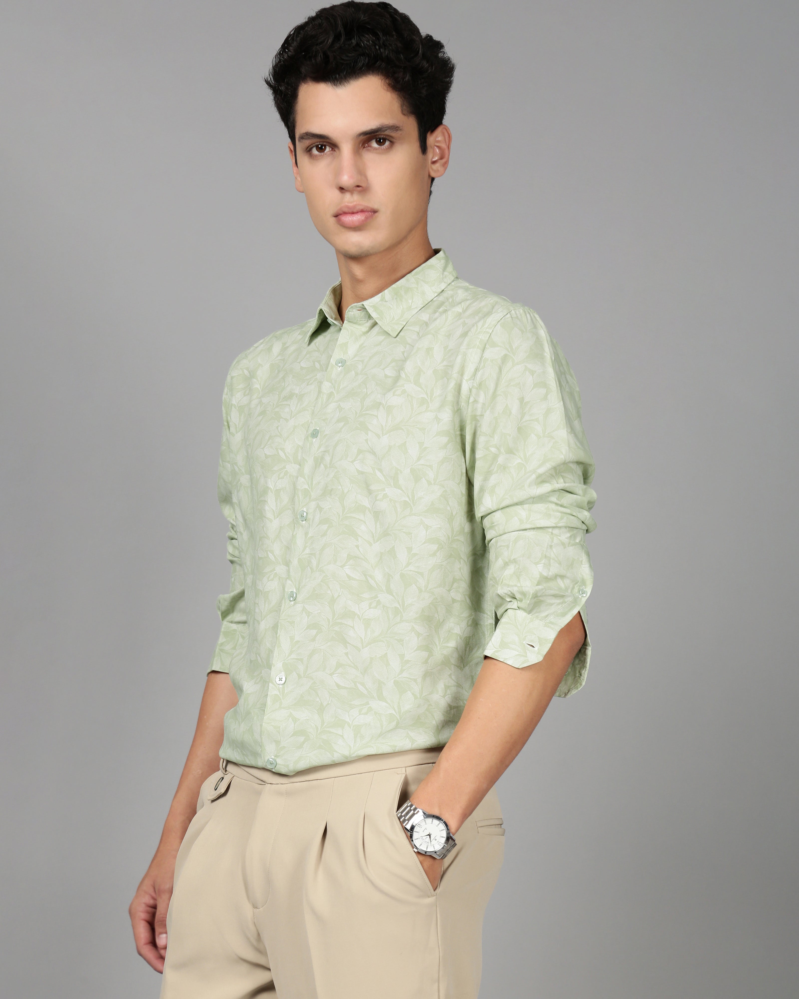 Men Smart Slim Fit Floral Printed Spread Collar Cotton Casual Shirt