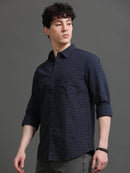 Men Smart Slim Fit Checked Casual Shirt