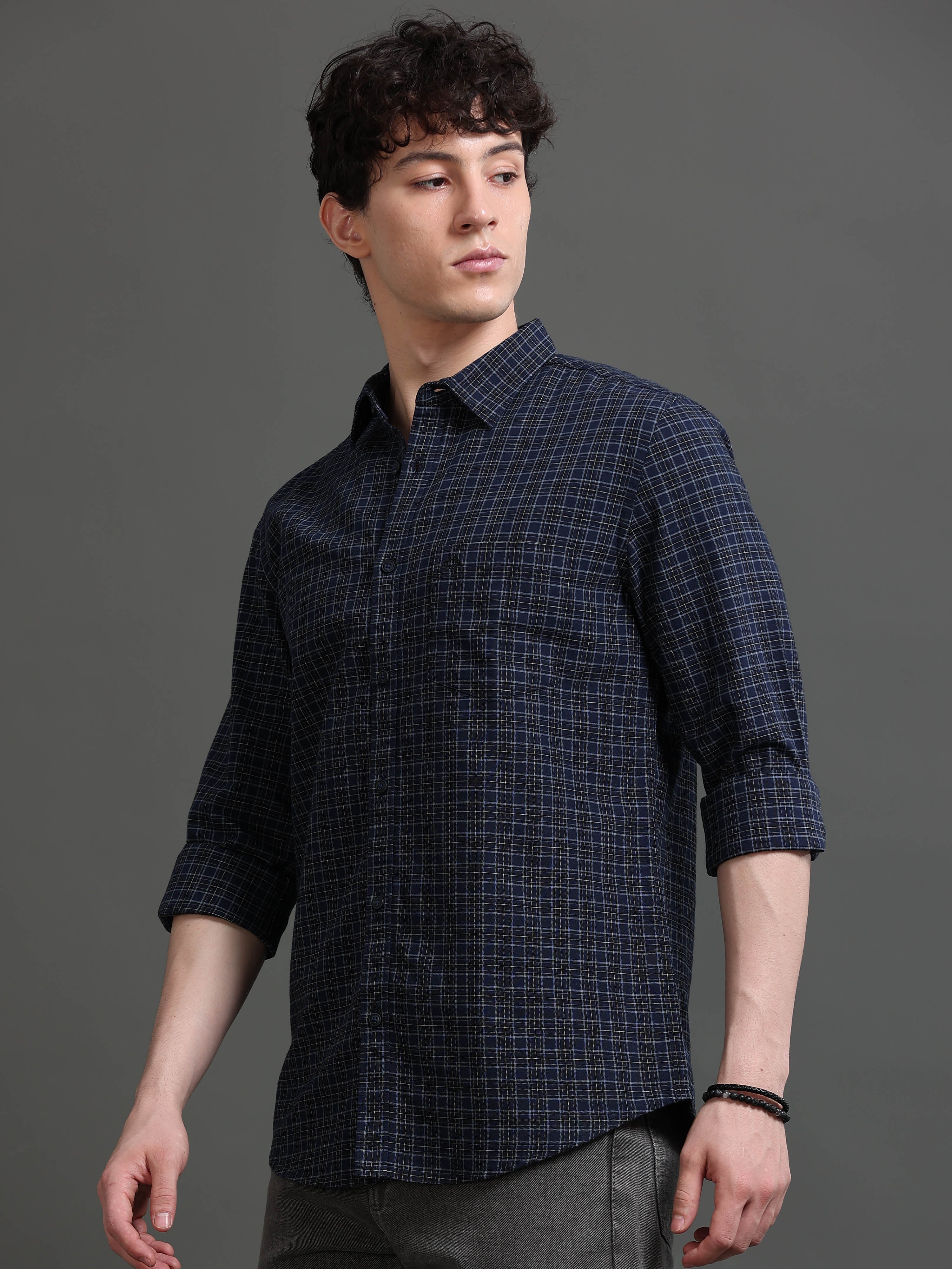 Men Smart Slim Fit Checked Casual Shirt