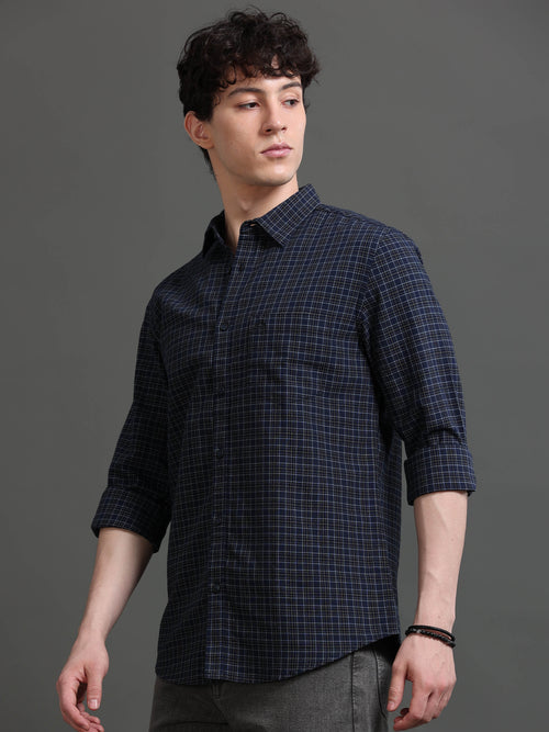 Men Smart Slim Fit Checked Casual Shirt